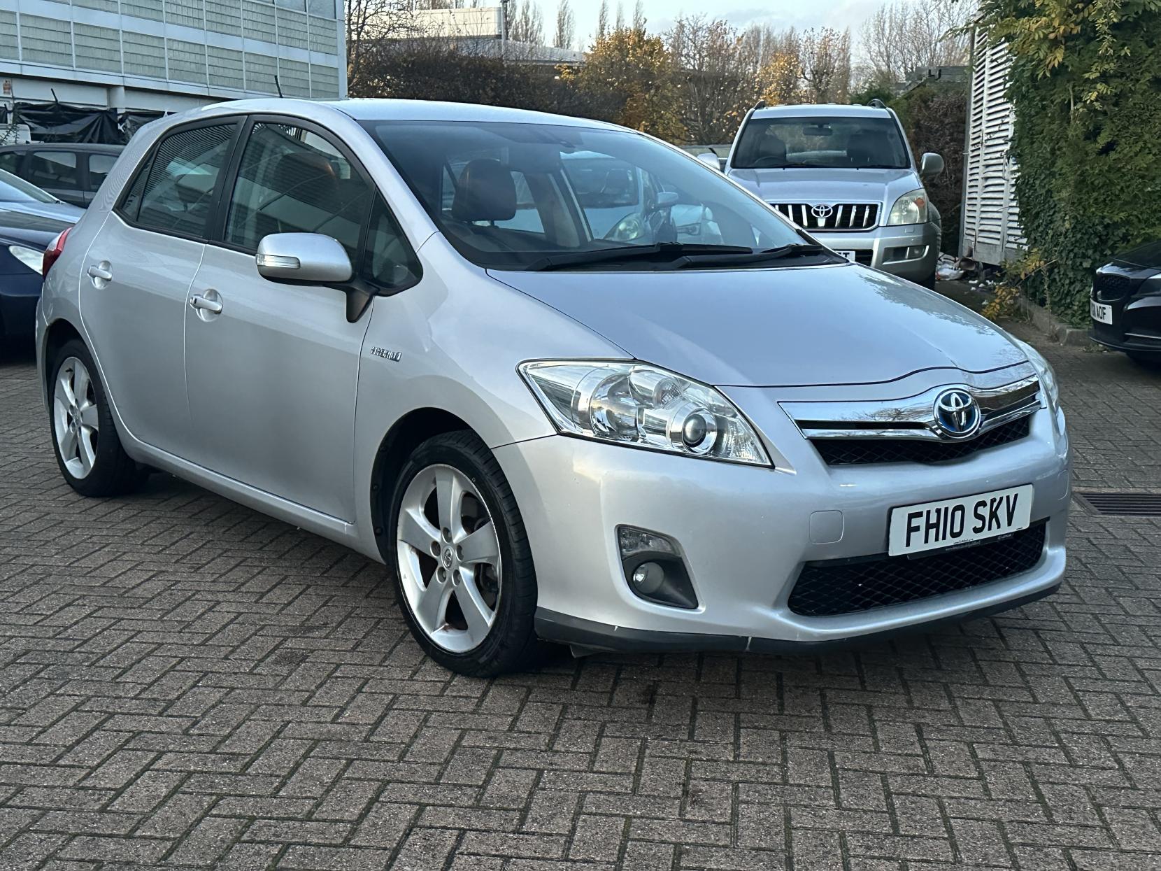 Toyota Auris 1.8 VVT-h T Spirit Hatchback 5dr Petrol Hybrid CVT Euro 5 (s/s) (136 ps)