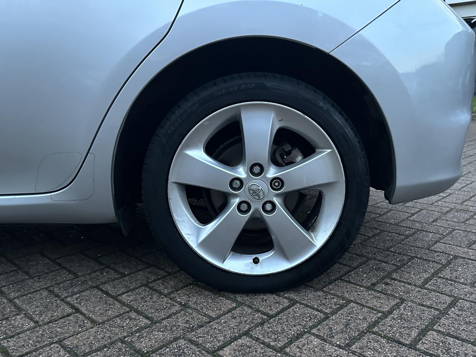 Toyota Auris 1.8 VVT-h T Spirit Hatchback 5dr Petrol Hybrid CVT Euro 5 (s/s) (136 ps)