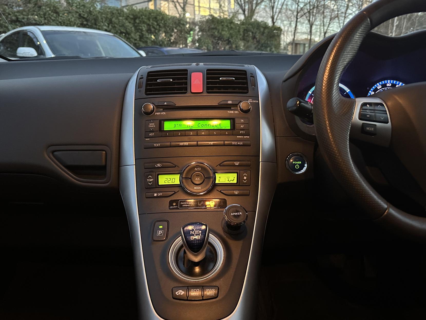 Toyota Auris 1.8 VVT-h T Spirit Hatchback 5dr Petrol Hybrid CVT Euro 5 (s/s) (136 ps)