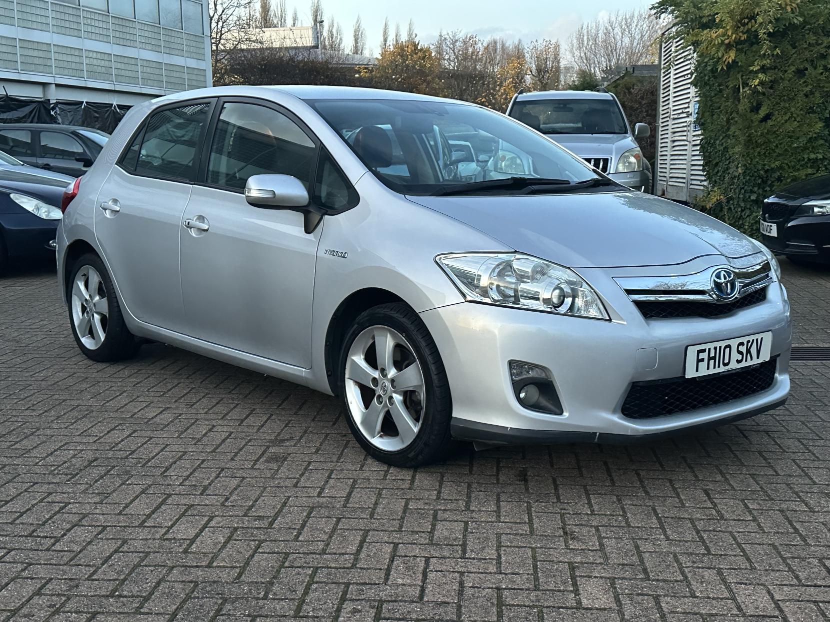 Toyota Auris 1.8 VVT-h T Spirit Hatchback 5dr Petrol Hybrid CVT Euro 5 (s/s) (136 ps)