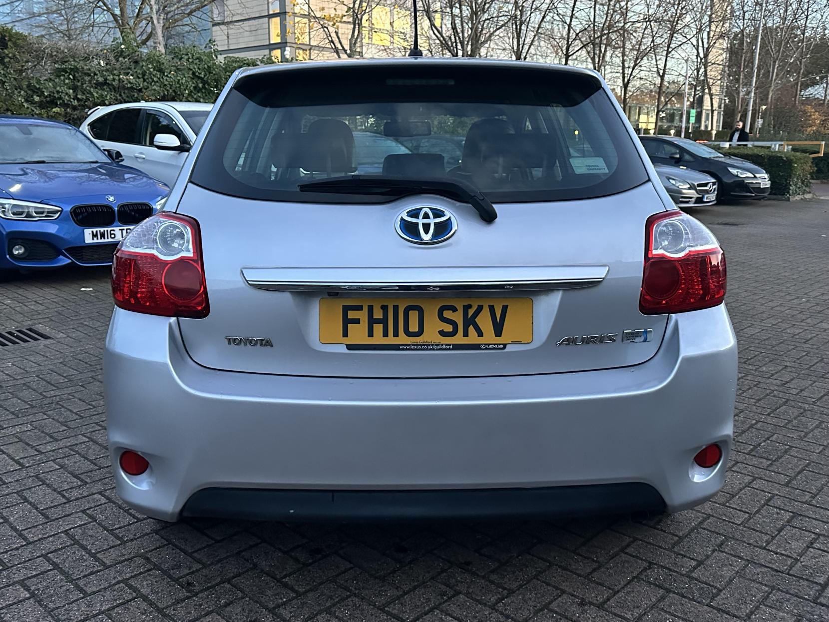 Toyota Auris 1.8 VVT-h T Spirit Hatchback 5dr Petrol Hybrid CVT Euro 5 (s/s) (136 ps)