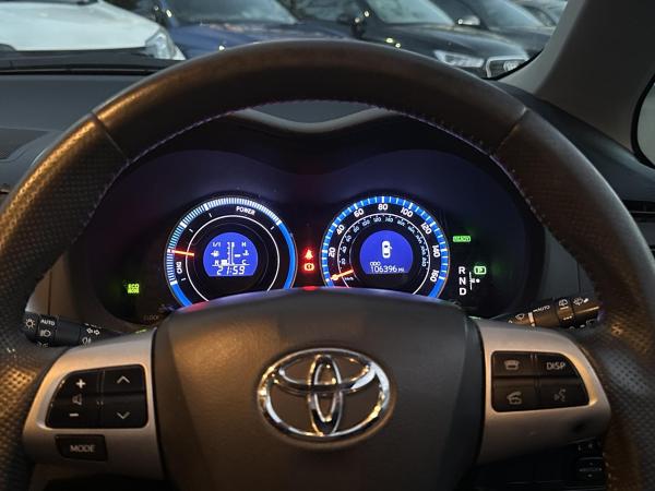 Toyota Auris 1.8 VVT-h T Spirit Hatchback 5dr Petrol Hybrid CVT Euro 5 (s/s) (136 ps)