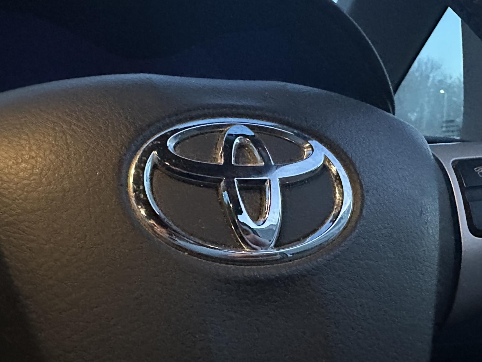 Toyota Auris 1.8 VVT-h T Spirit Hatchback 5dr Petrol Hybrid CVT Euro 5 (s/s) (136 ps)