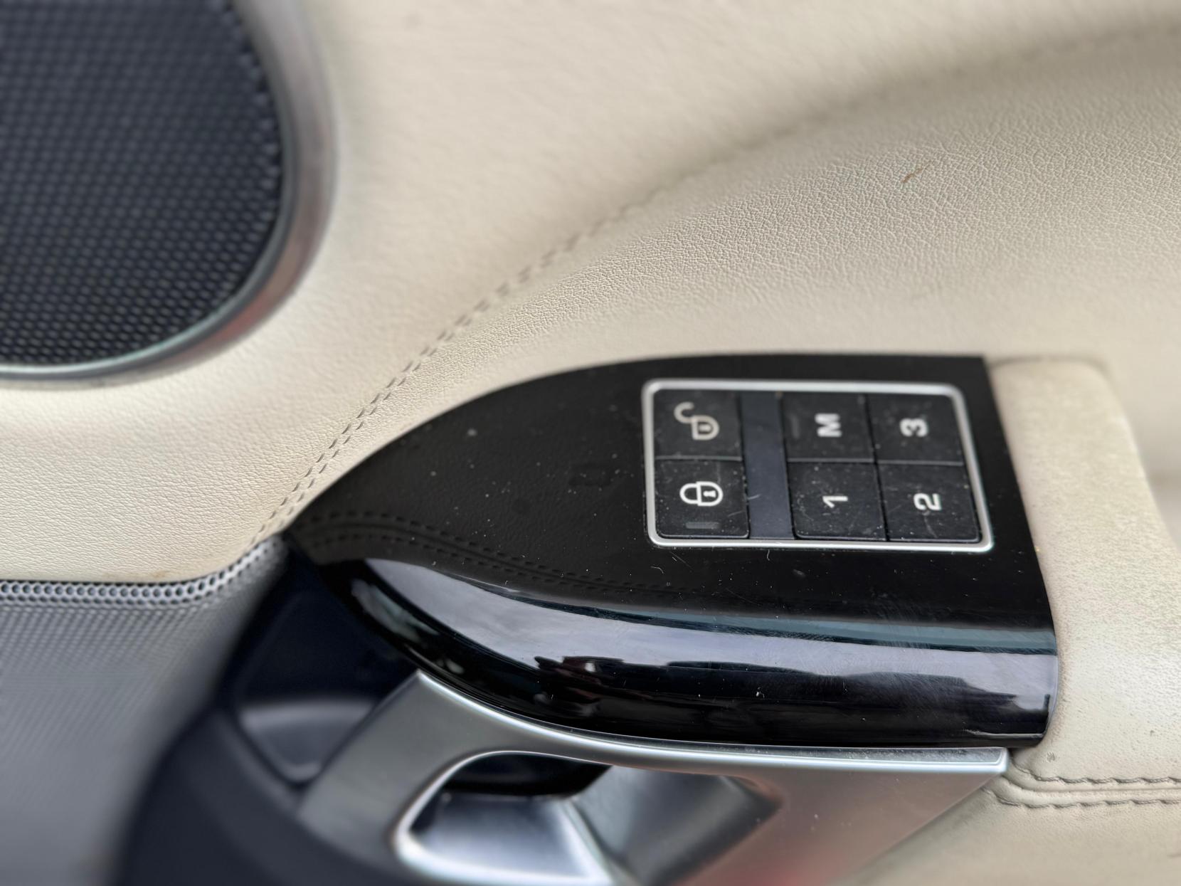 Land Rover Range Rover Sport 3.0 SD V6 HSE SUV 5dr Diesel Auto 4WD Euro 5 (s/s) (292 ps)