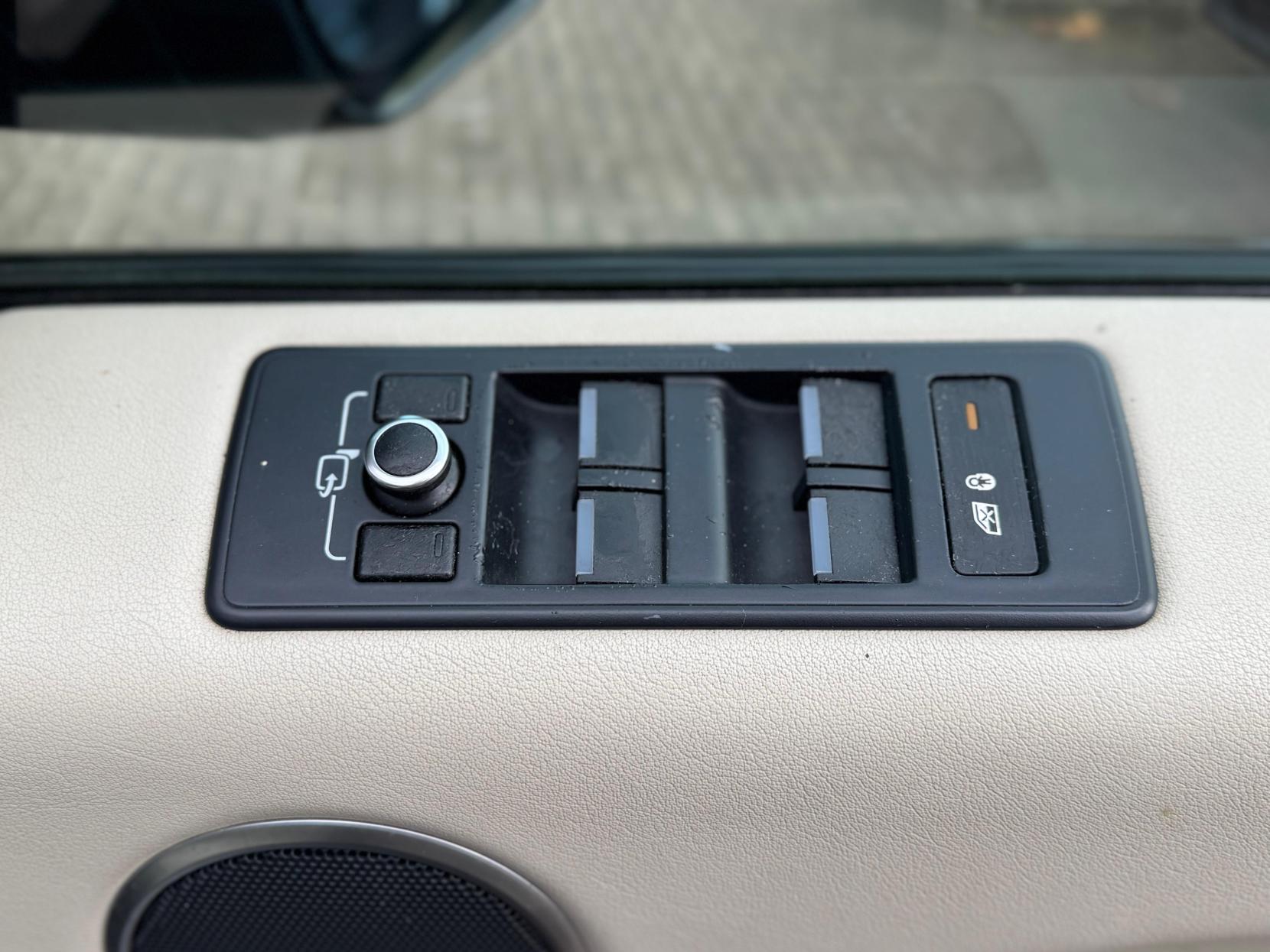 Land Rover Range Rover Sport 3.0 SD V6 HSE SUV 5dr Diesel Auto 4WD Euro 5 (s/s) (292 ps)