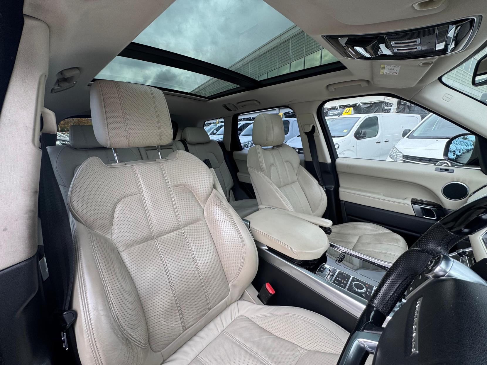 Land Rover Range Rover Sport 3.0 SD V6 HSE SUV 5dr Diesel Auto 4WD Euro 5 (s/s) (292 ps)