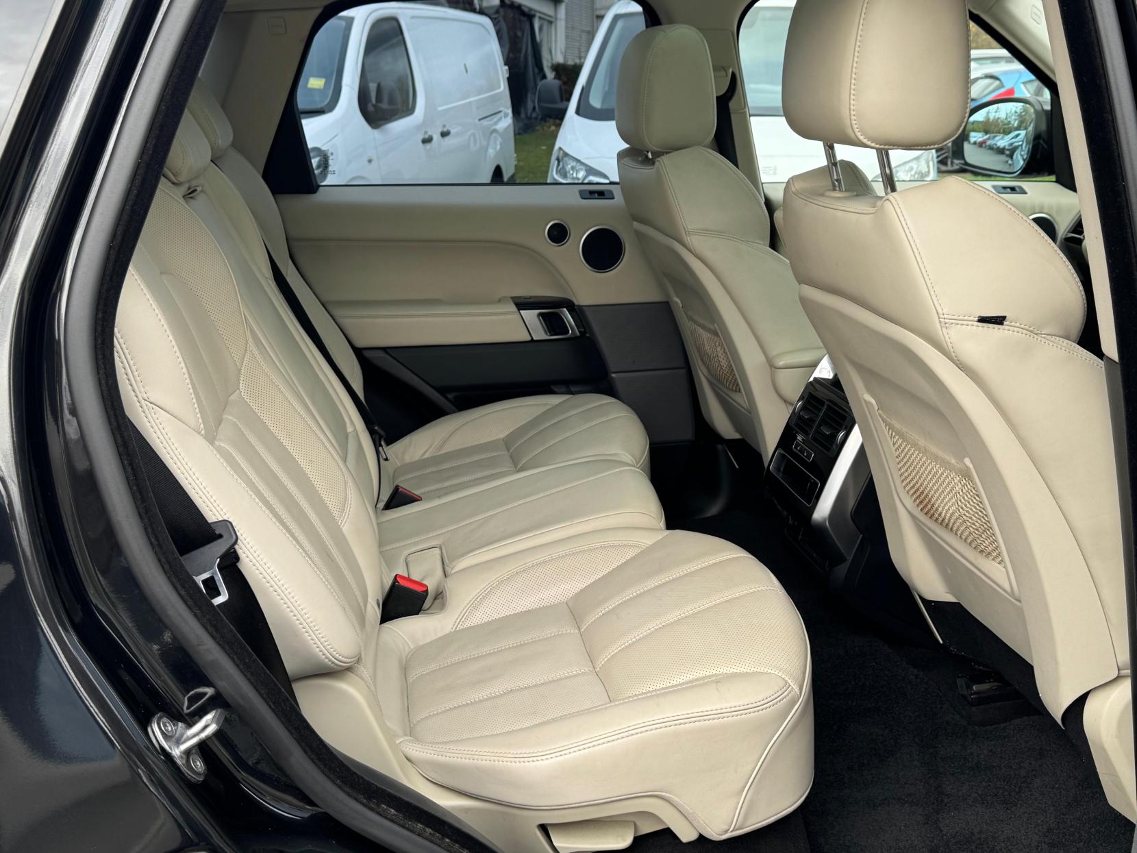 Land Rover Range Rover Sport 3.0 SD V6 HSE SUV 5dr Diesel Auto 4WD Euro 5 (s/s) (292 ps)