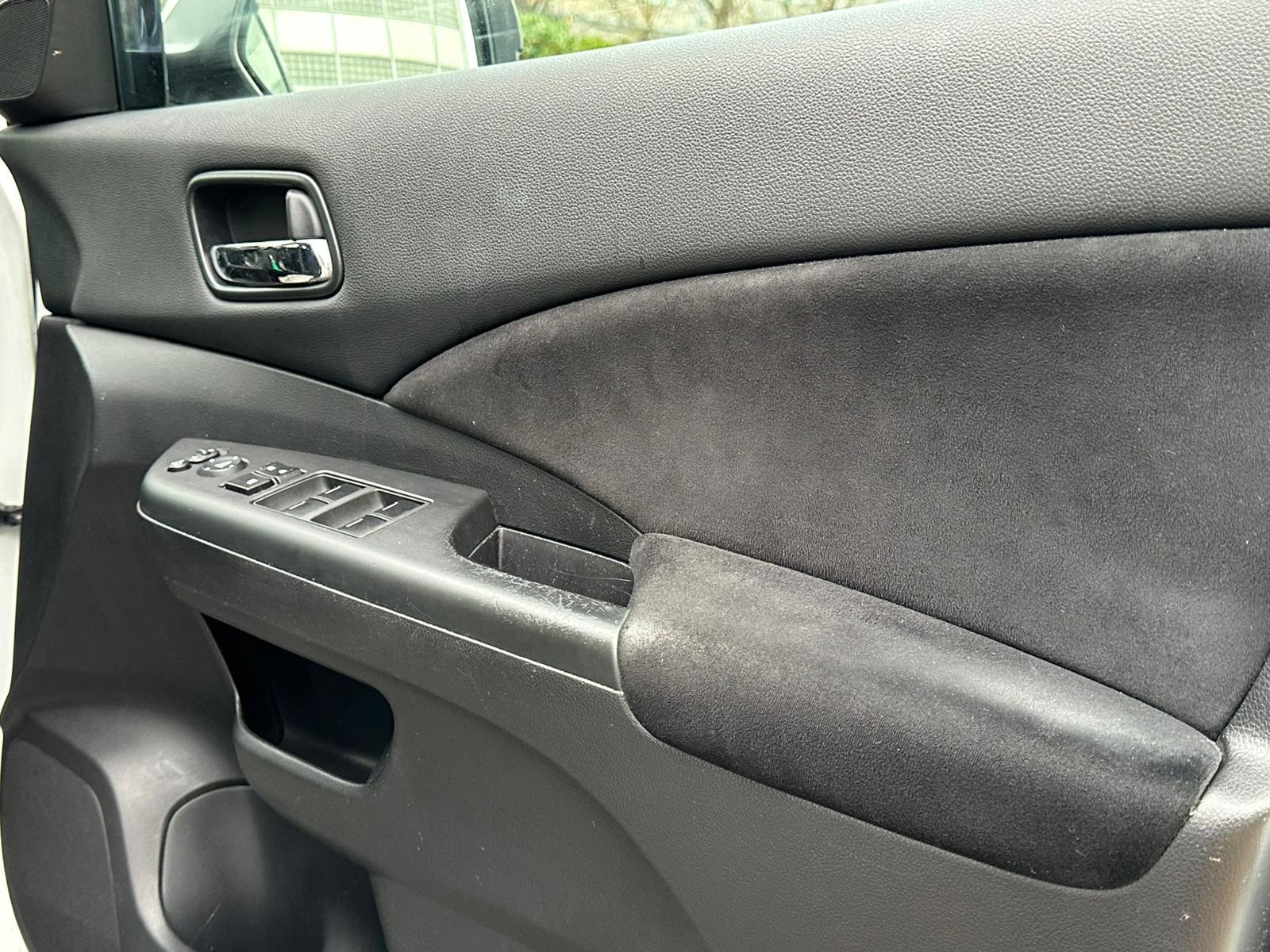 Honda CR-V 2.0 i-VTEC Black Edition SUV 5dr Petrol Auto 4WD Euro 5 (155 ps)