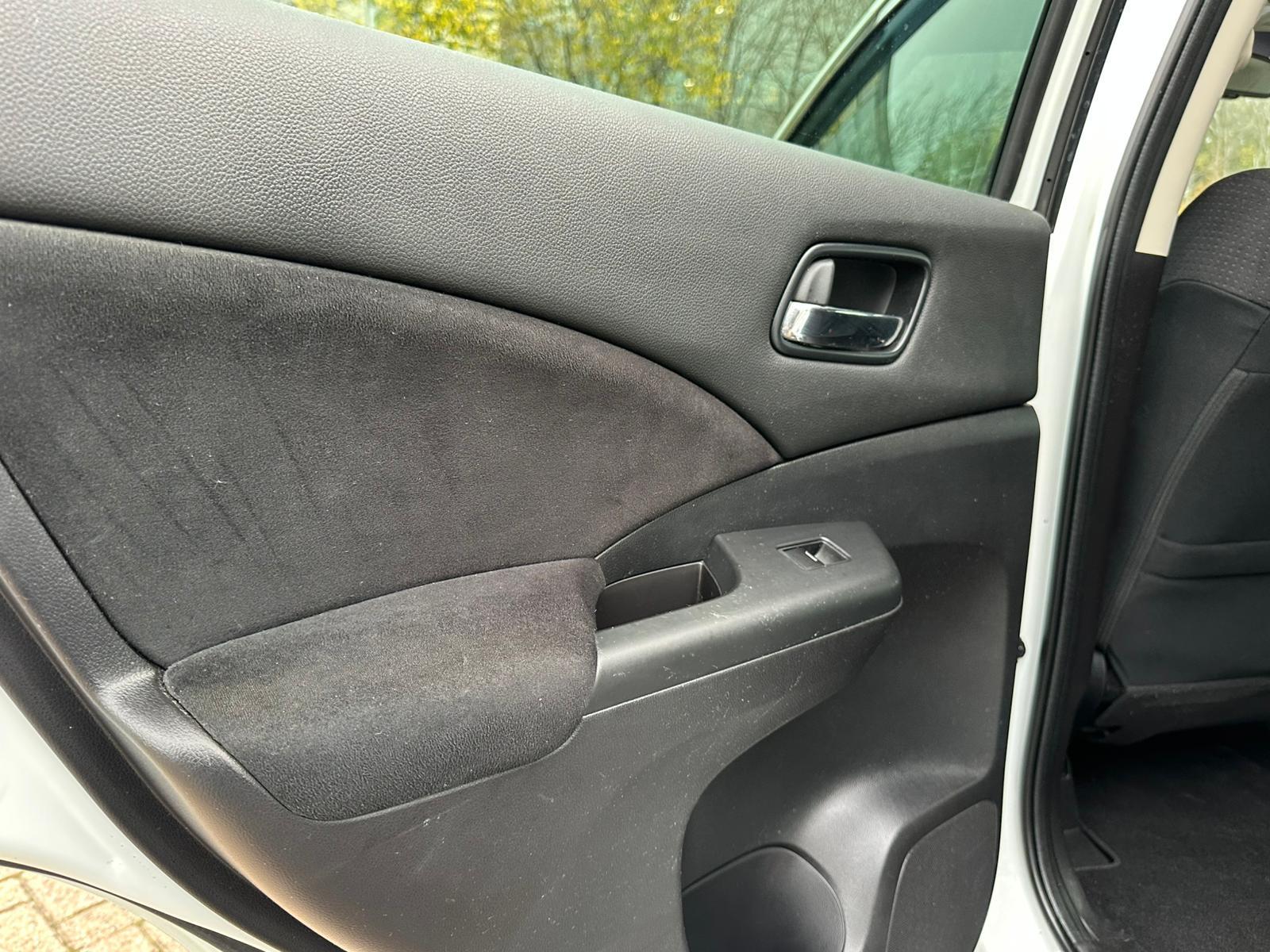 Honda CR-V 2.0 i-VTEC Black Edition SUV 5dr Petrol Auto 4WD Euro 5 (155 ps)