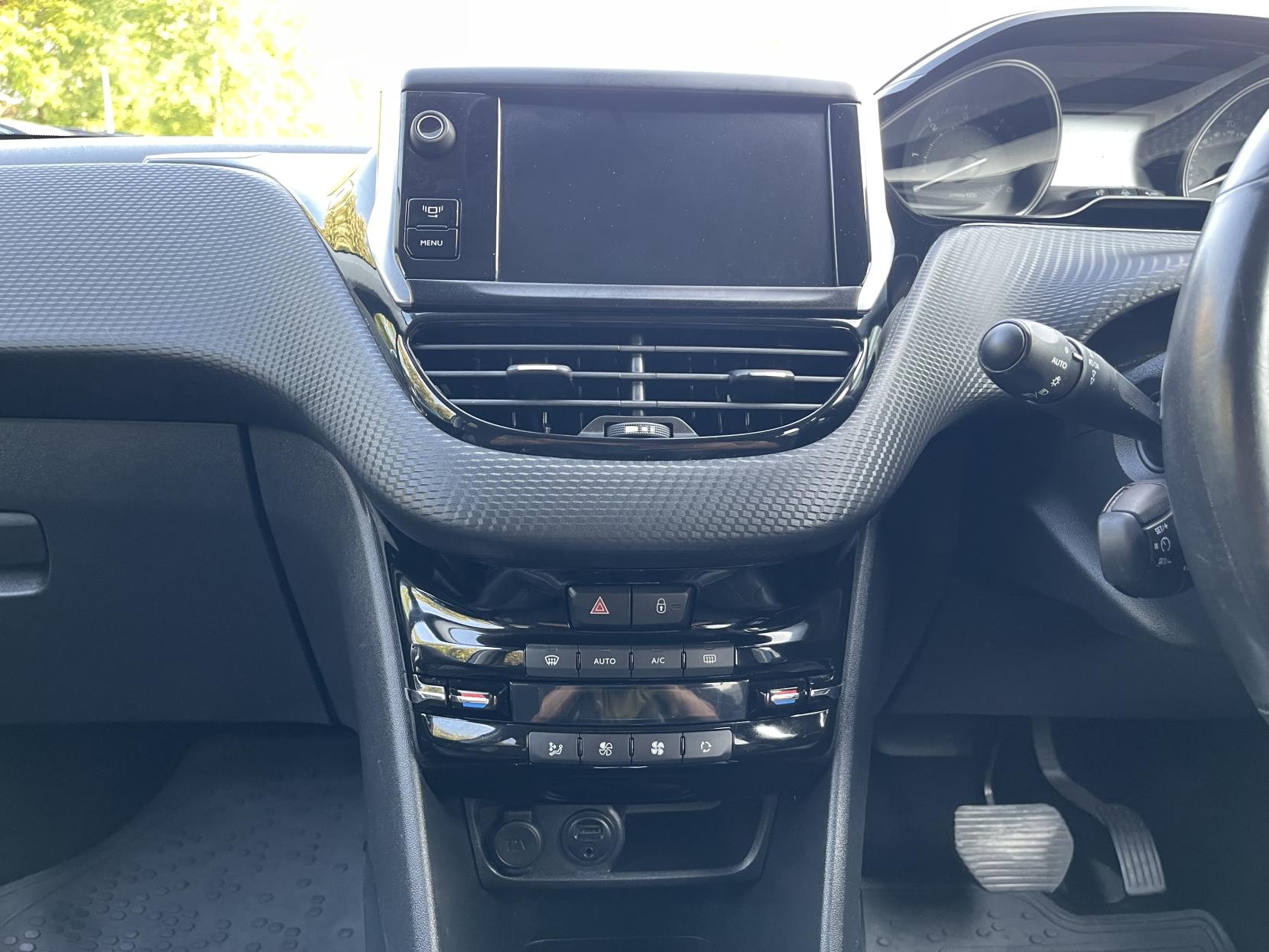 Peugeot 2008 1.6 e-HDi Allure SUV 5dr Diesel EGC Euro 5 (s/s) (92 ps)