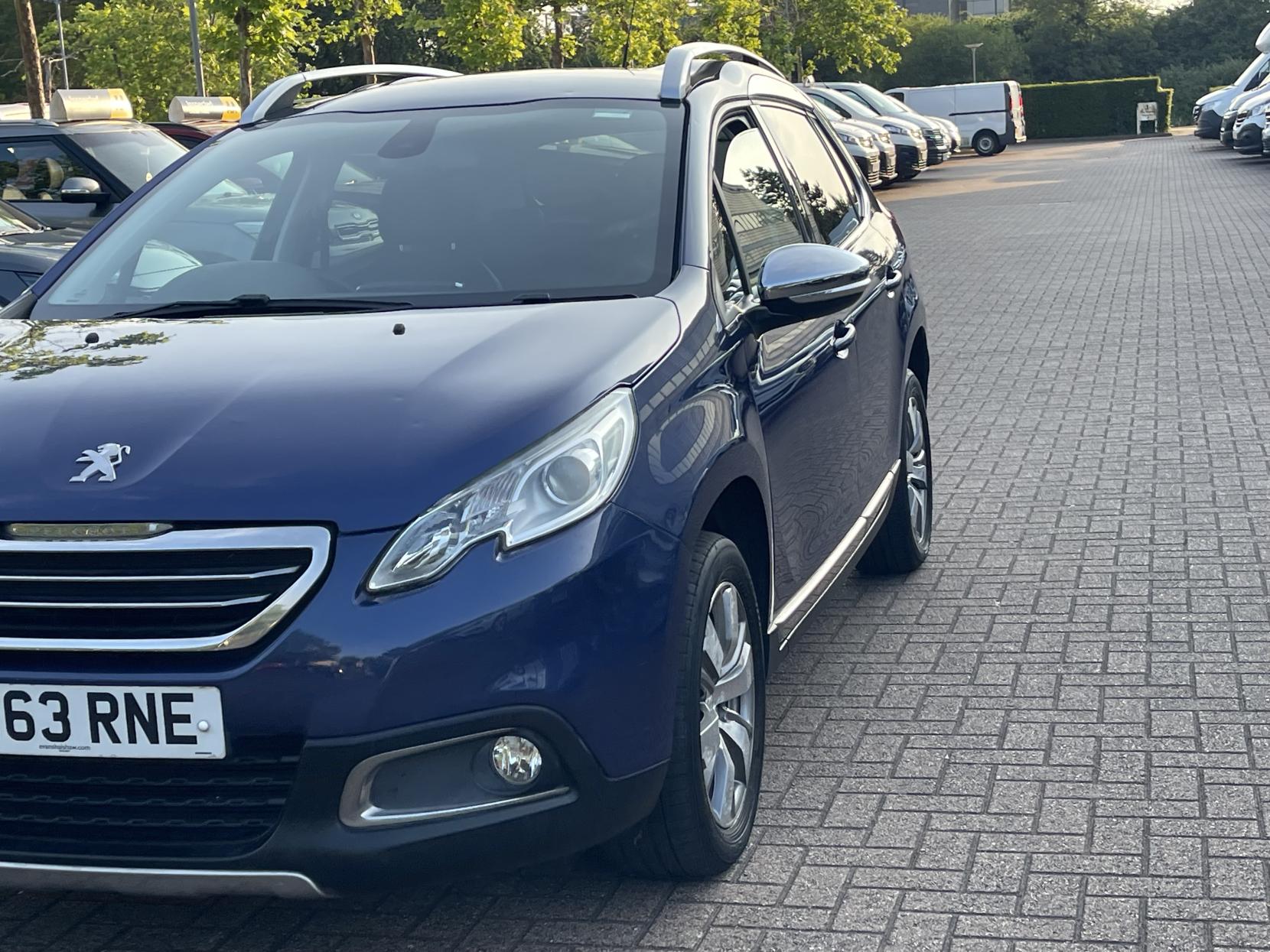 Peugeot 2008 1.6 e-HDi Allure SUV 5dr Diesel EGC Euro 5 (s/s) (92 ps)