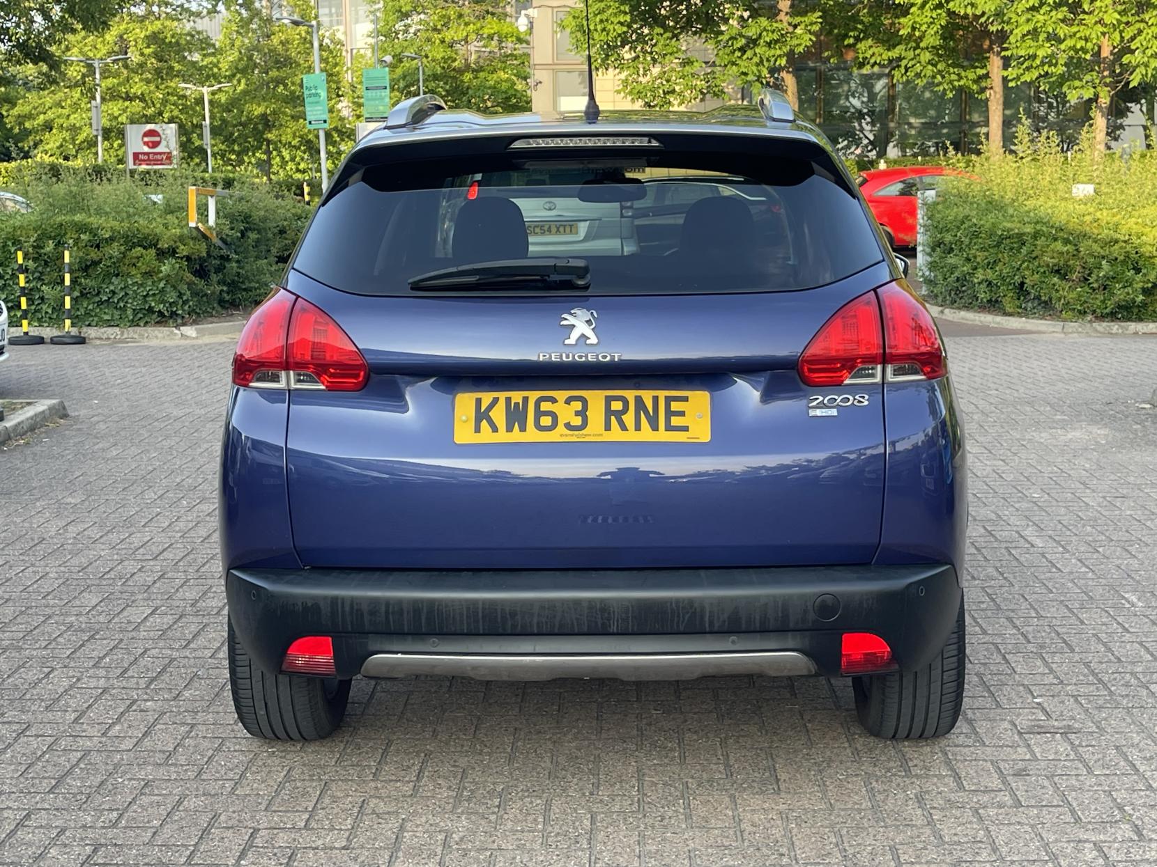 Peugeot 2008 1.6 e-HDi Allure SUV 5dr Diesel EGC Euro 5 (s/s) (92 ps)