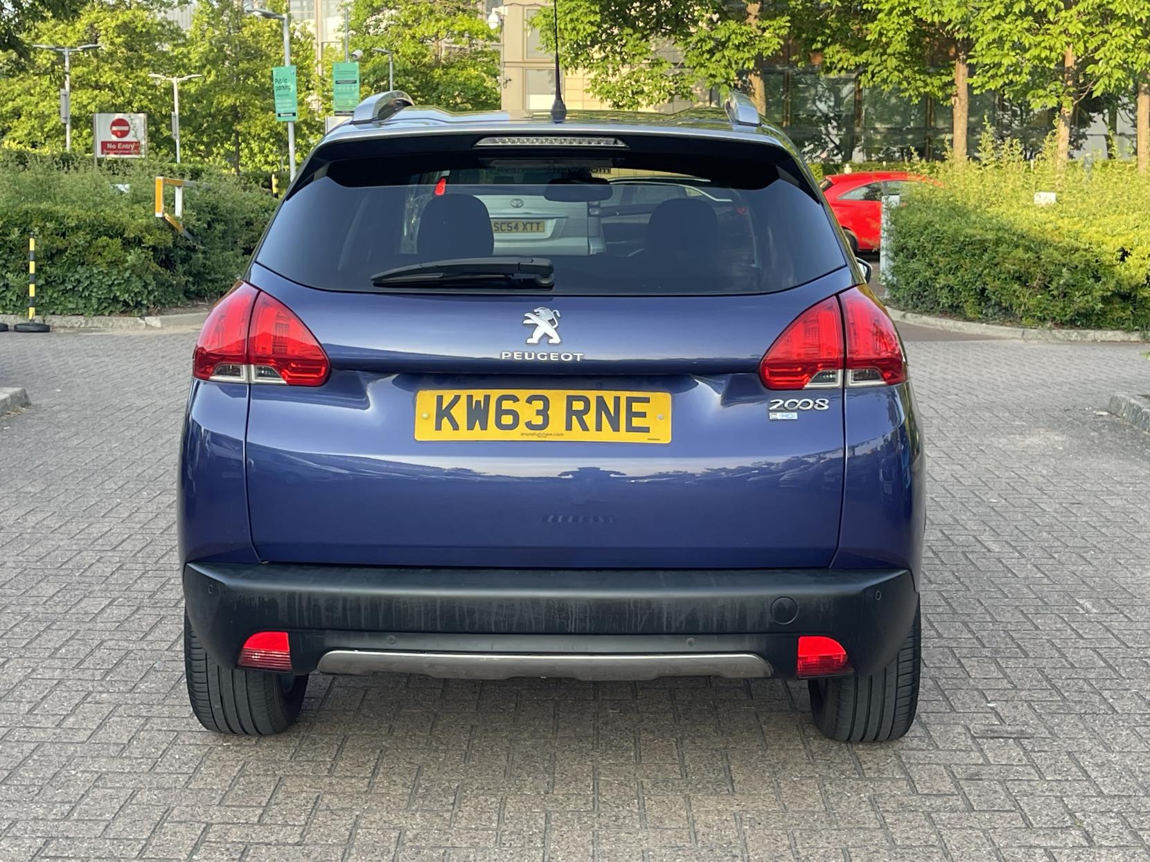 Peugeot 2008 1.6 e-HDi Allure SUV 5dr Diesel EGC Euro 5 (s/s) (92 ps)