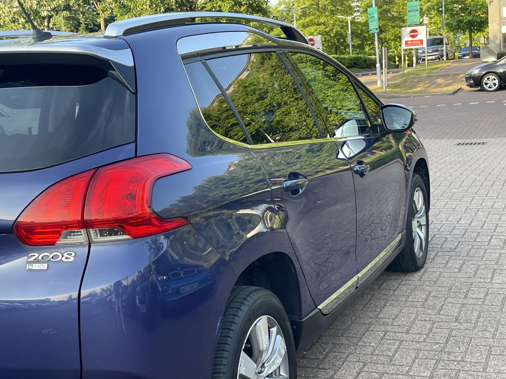 Peugeot 2008 1.6 e-HDi Allure SUV 5dr Diesel EGC Euro 5 (s/s) (92 ps)