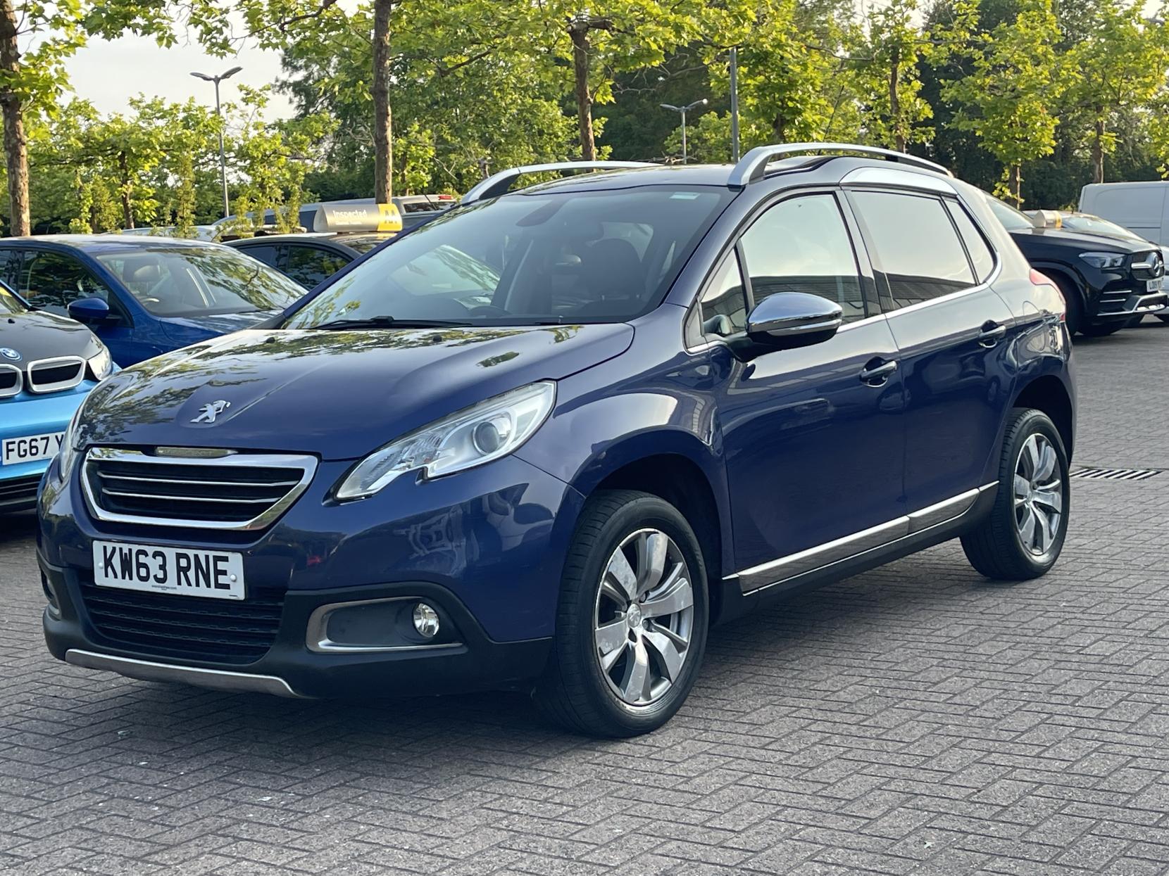 Peugeot 2008 1.6 e-HDi Allure SUV 5dr Diesel EGC Euro 5 (s/s) (92 ps)