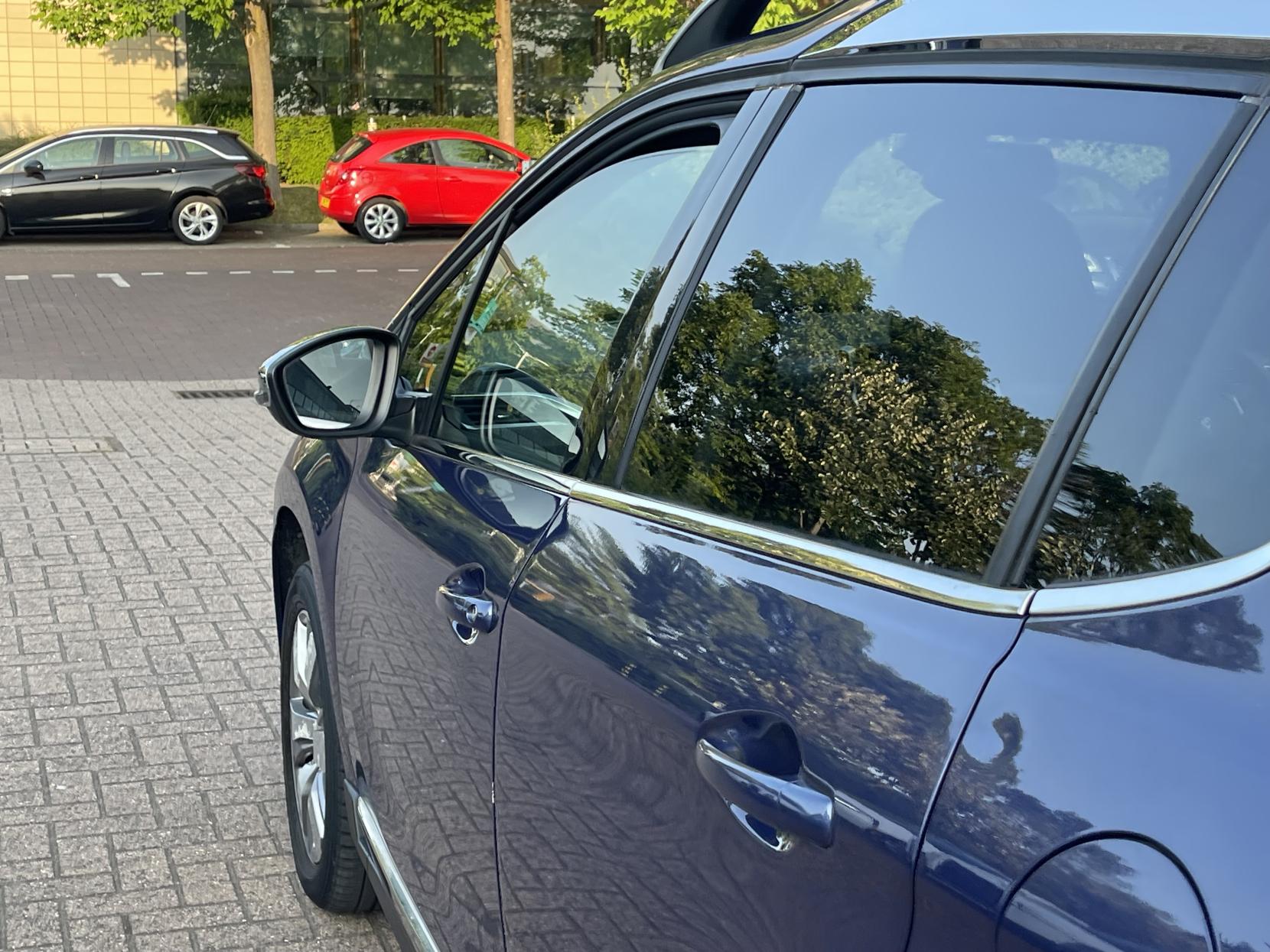 Peugeot 2008 1.6 e-HDi Allure SUV 5dr Diesel EGC Euro 5 (s/s) (92 ps)