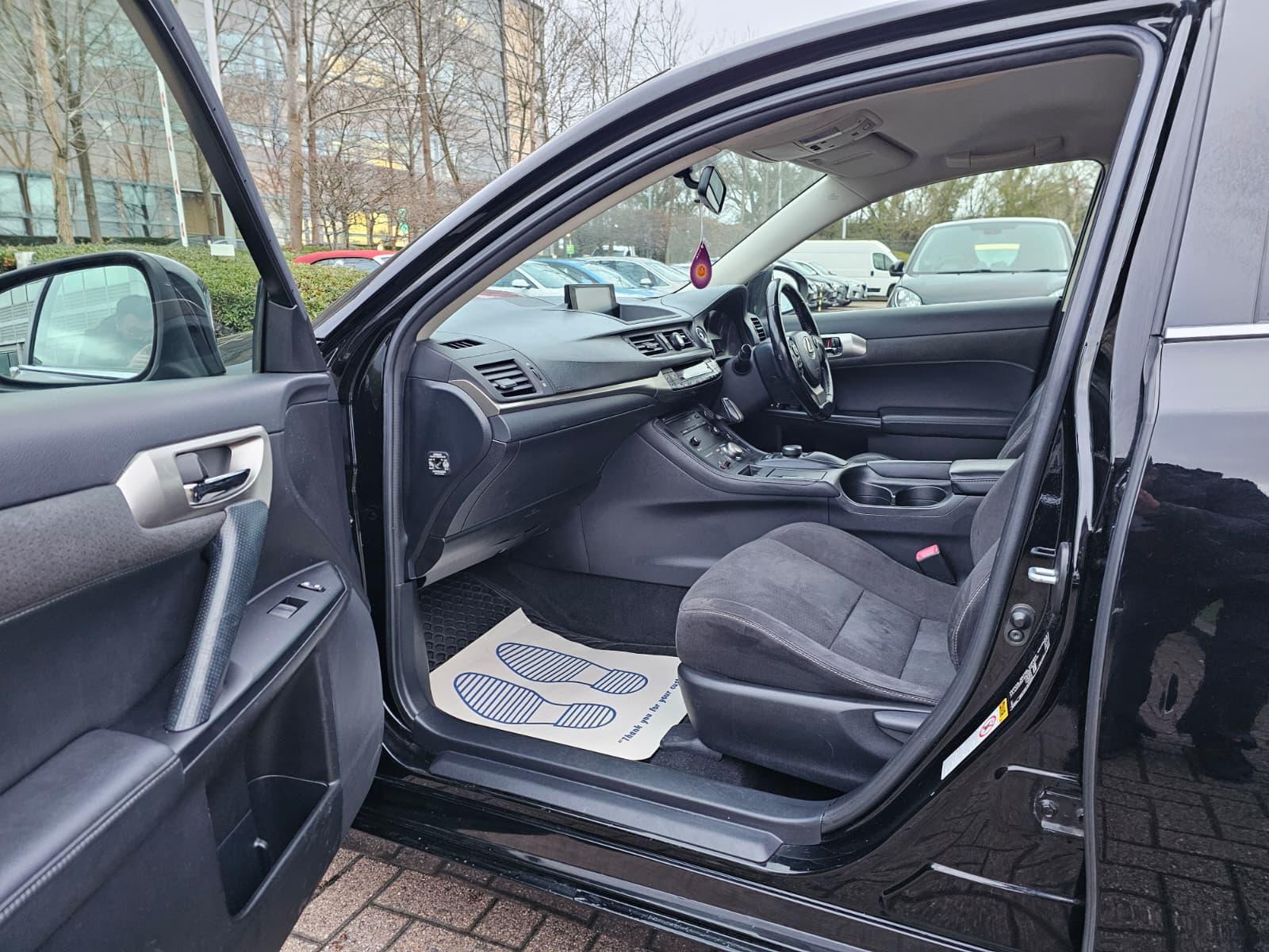 Lexus CT 1.8 200h Advance Hatchback 5dr Petrol Hybrid CVT Euro 6 (s/s) (136 ps)