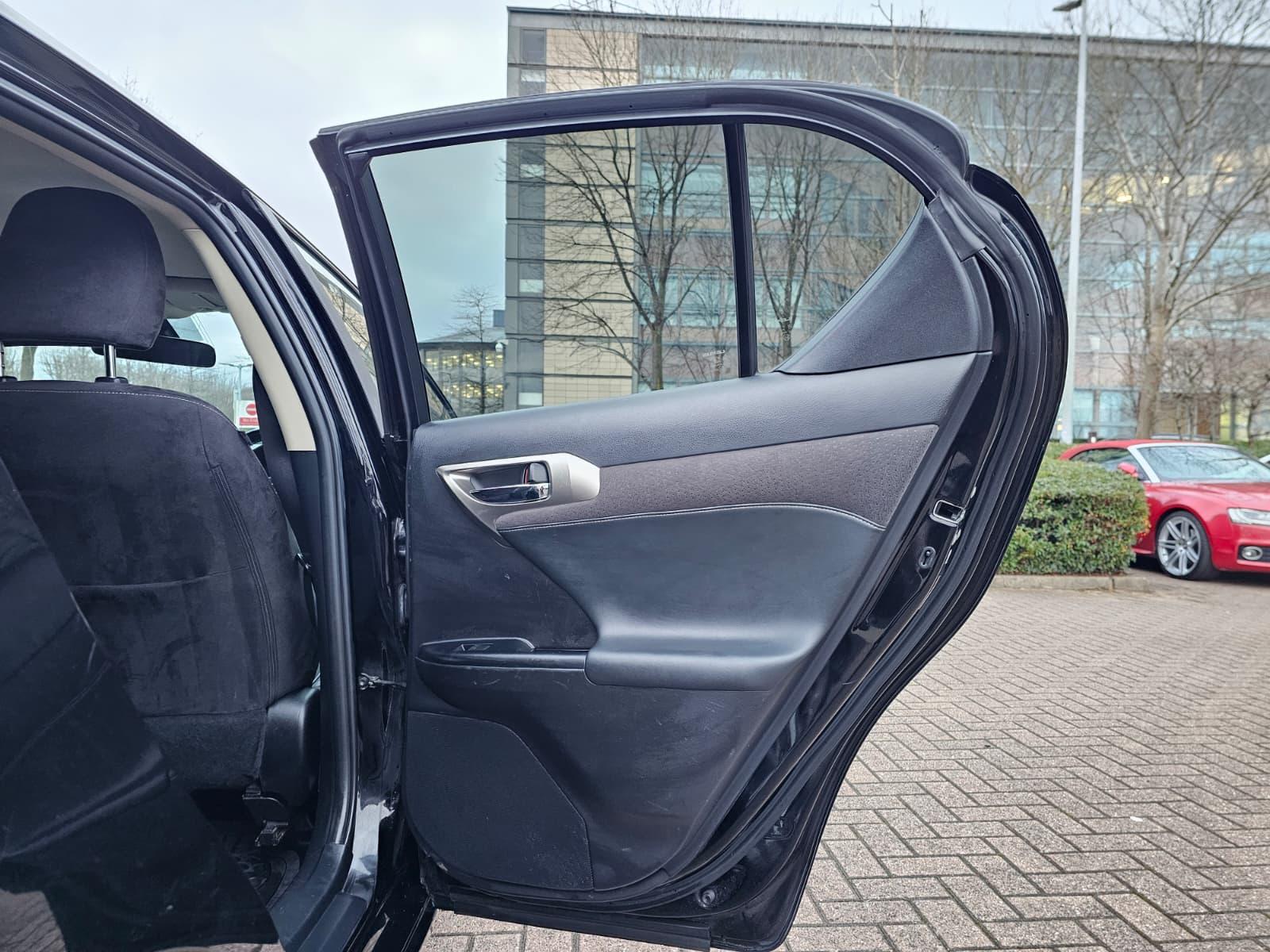 Lexus CT 1.8 200h Advance Hatchback 5dr Petrol Hybrid CVT Euro 6 (s/s) (136 ps)