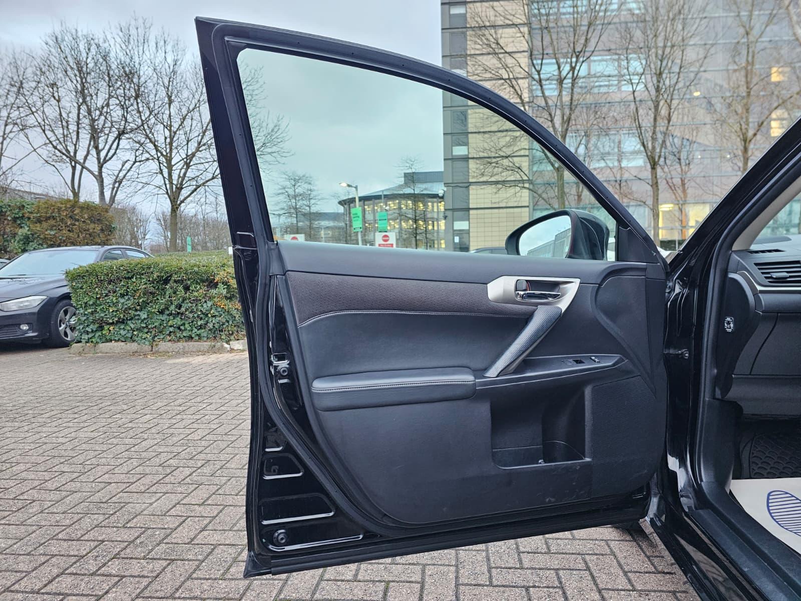 Lexus CT 1.8 200h Advance Hatchback 5dr Petrol Hybrid CVT Euro 6 (s/s) (136 ps)