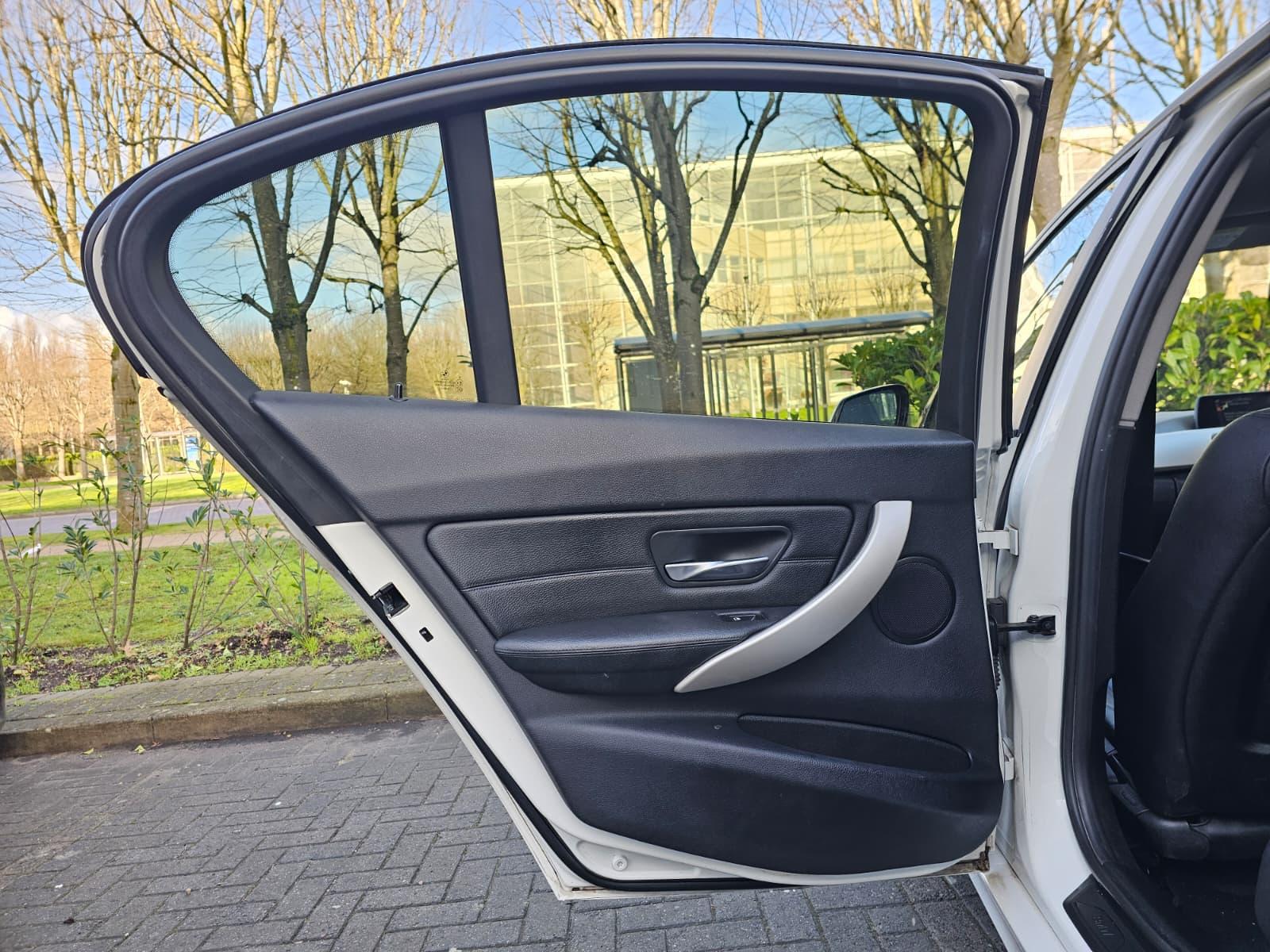 BMW 3 Series 2.0 320d ED EfficientDynamics Business Saloon 4dr Diesel Auto Euro 5 (s/s) (163 ps)