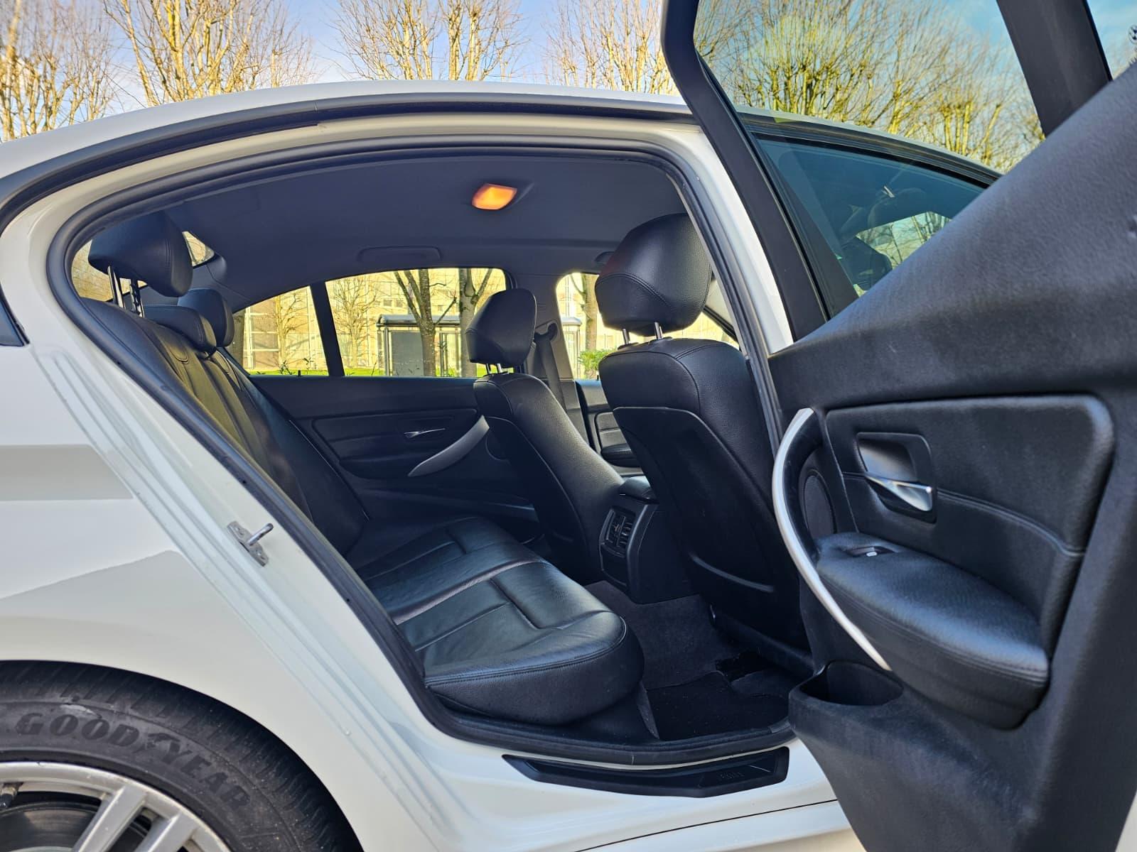 BMW 3 Series 2.0 320d ED EfficientDynamics Business Saloon 4dr Diesel Auto Euro 5 (s/s) (163 ps)