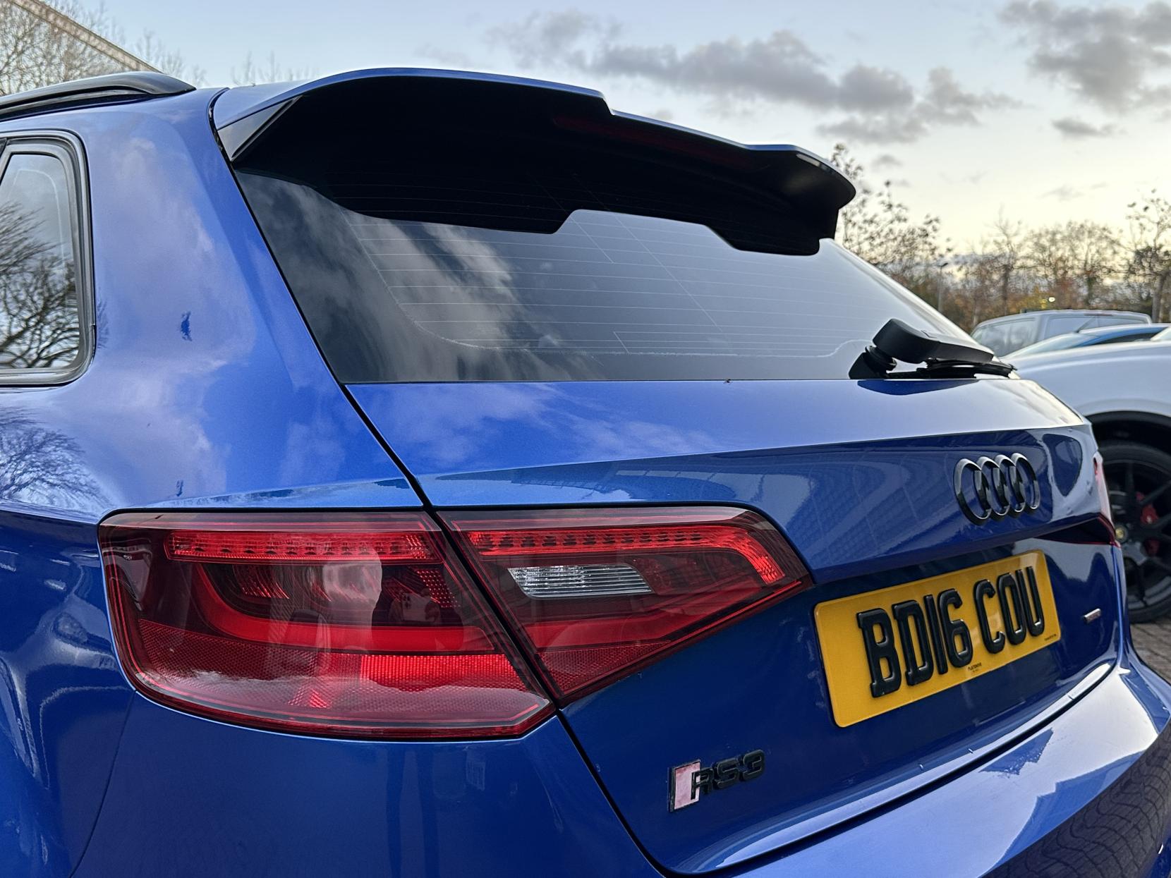 Audi RS3 2.5 TFSI Sportback 5dr Petrol S Tronic quattro Euro 6 (s/s) (Nav) (367 ps)