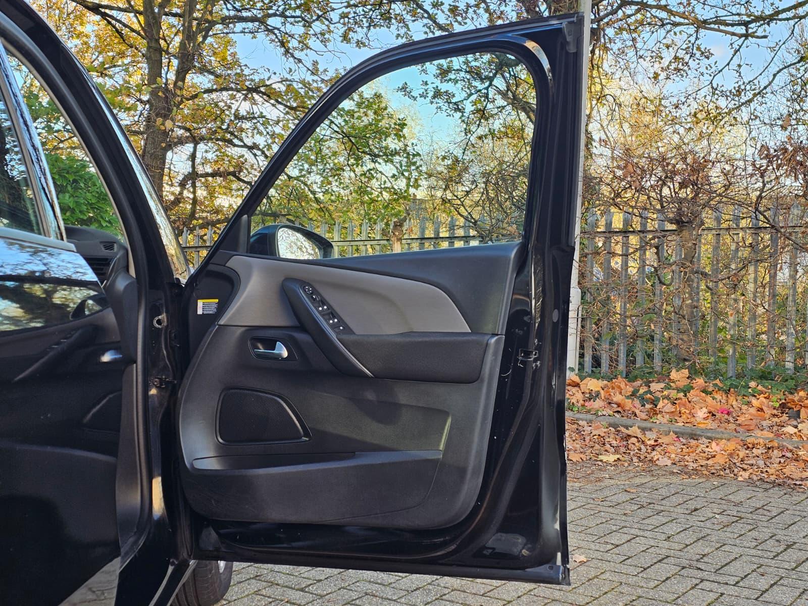 Citroen Grand C4 Picasso 1.6 BlueHDi Touch Edition MPV 5dr Diesel EAT6 Euro 6 (s/s) (120 ps)