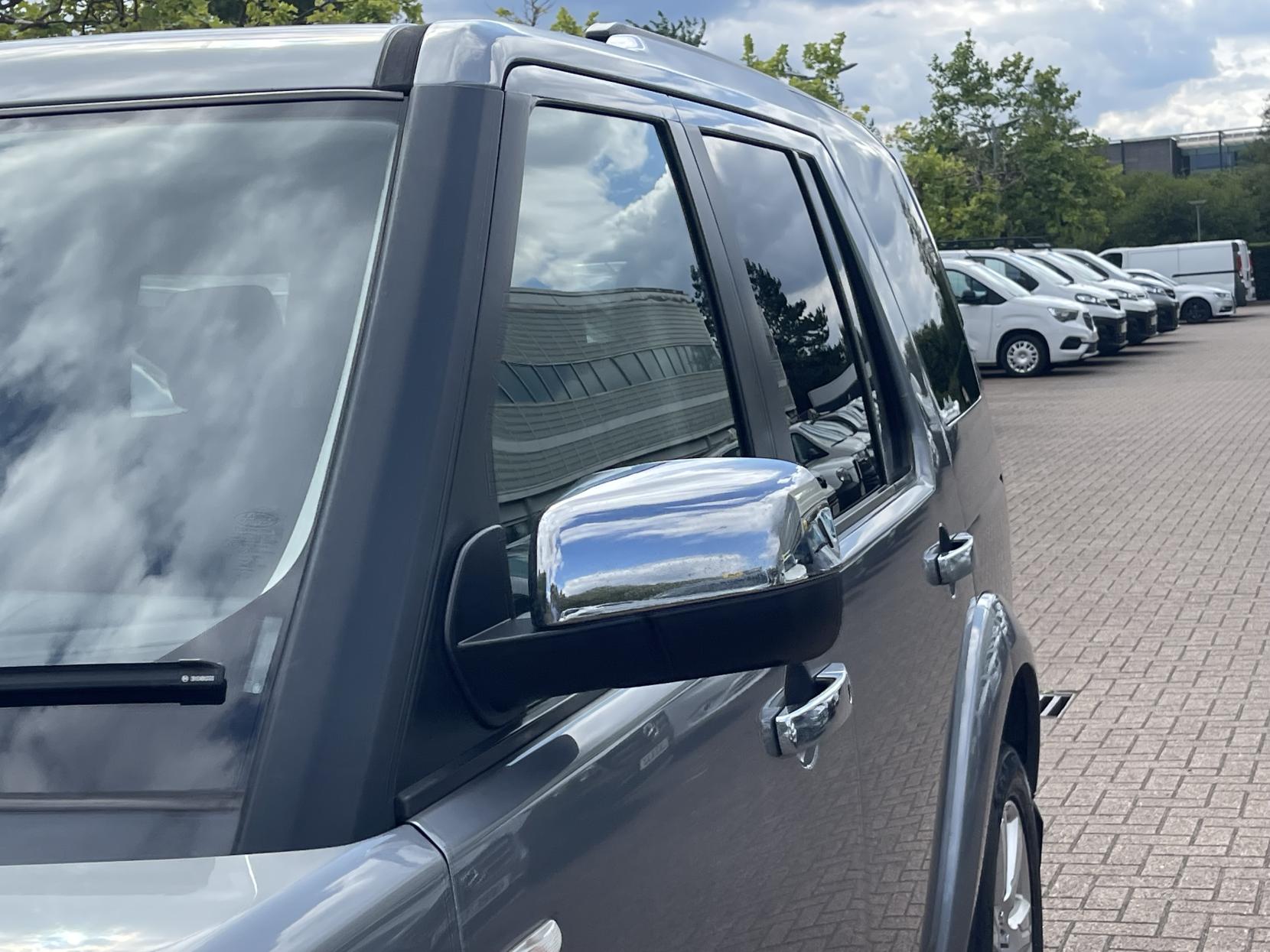 Land Rover Discovery 4 3.0 SD V6 HSE SUV 5dr Diesel Auto 4WD Euro 5 (255 bhp)