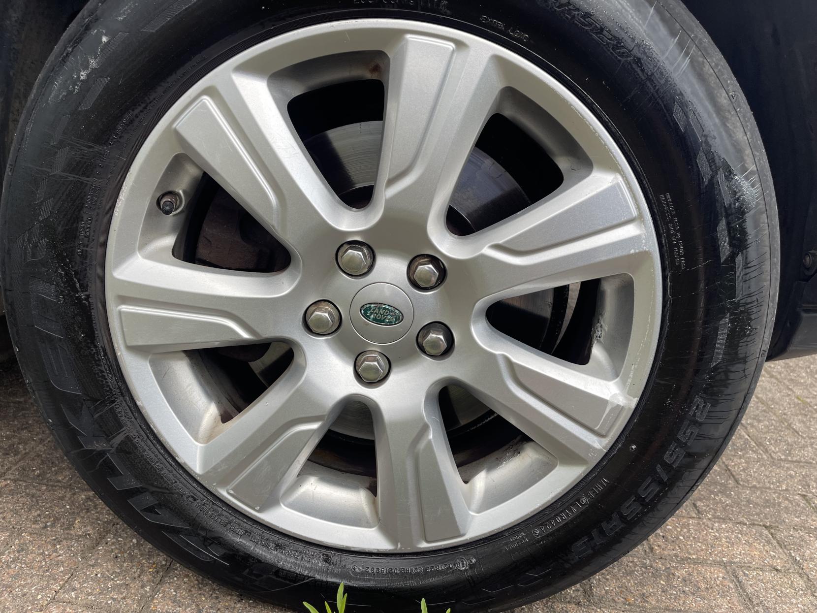 Land Rover Discovery 4 3.0 SD V6 HSE SUV 5dr Diesel Auto 4WD Euro 5 (255 bhp)