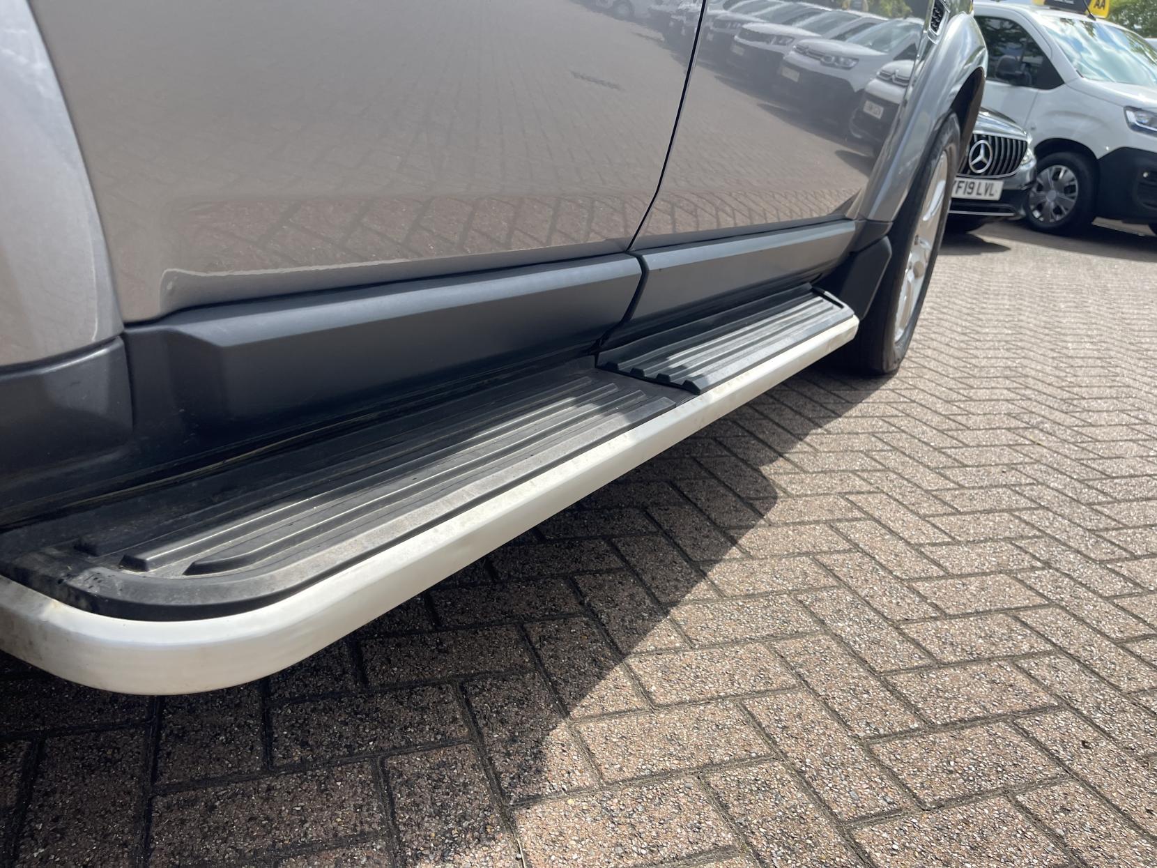 Land Rover Discovery 4 3.0 SD V6 HSE SUV 5dr Diesel Auto 4WD Euro 5 (255 bhp)