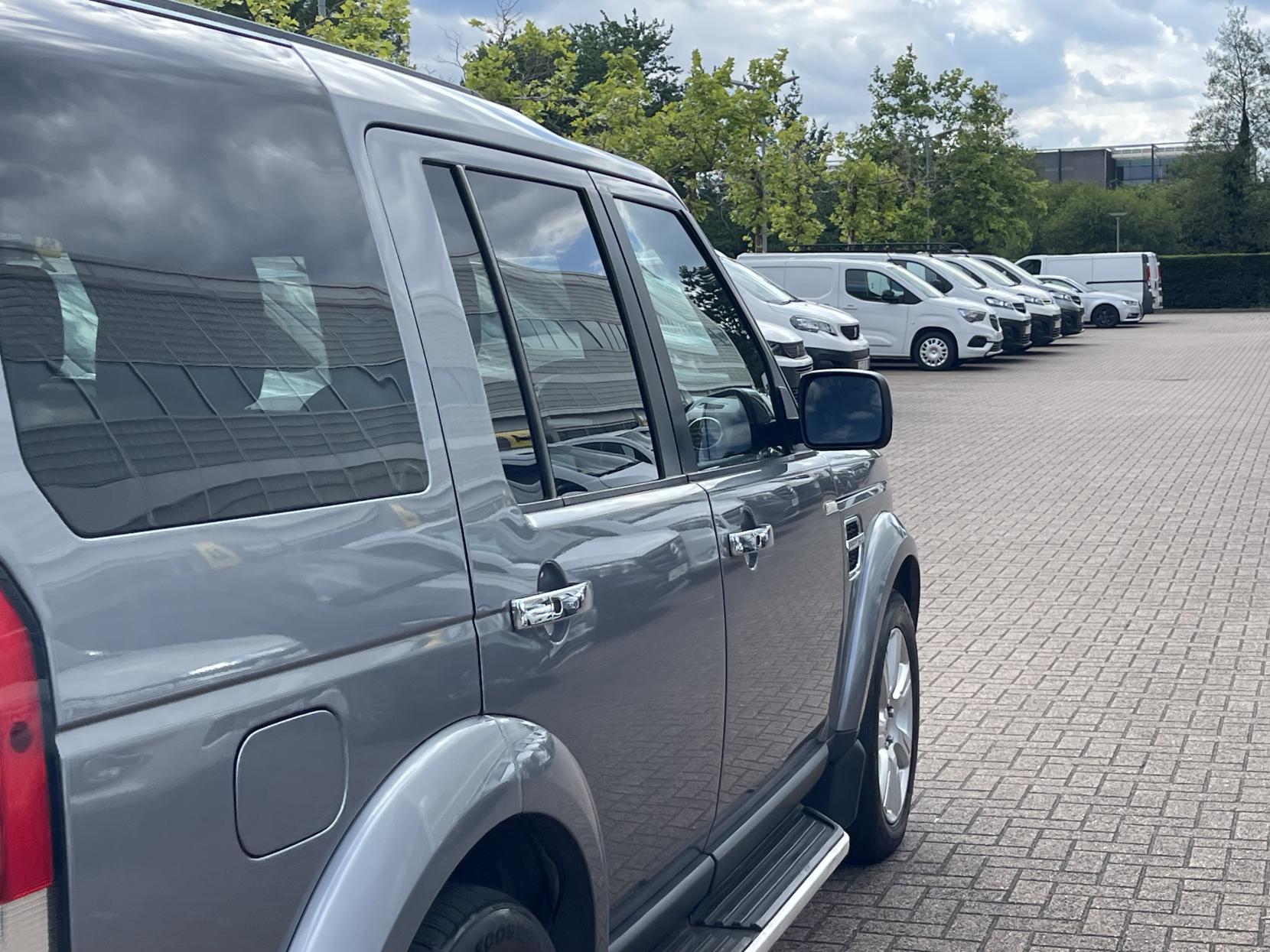 Land Rover Discovery 4 3.0 SD V6 HSE SUV 5dr Diesel Auto 4WD Euro 5 (255 bhp)