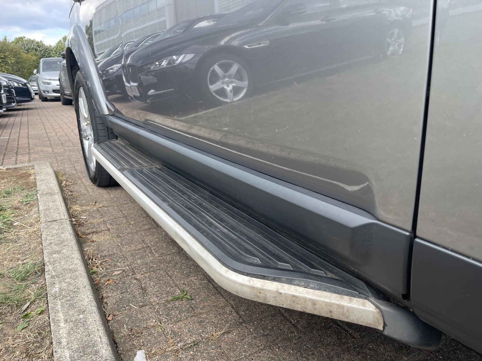 Land Rover Discovery 4 3.0 SD V6 HSE SUV 5dr Diesel Auto 4WD Euro 5 (255 bhp)