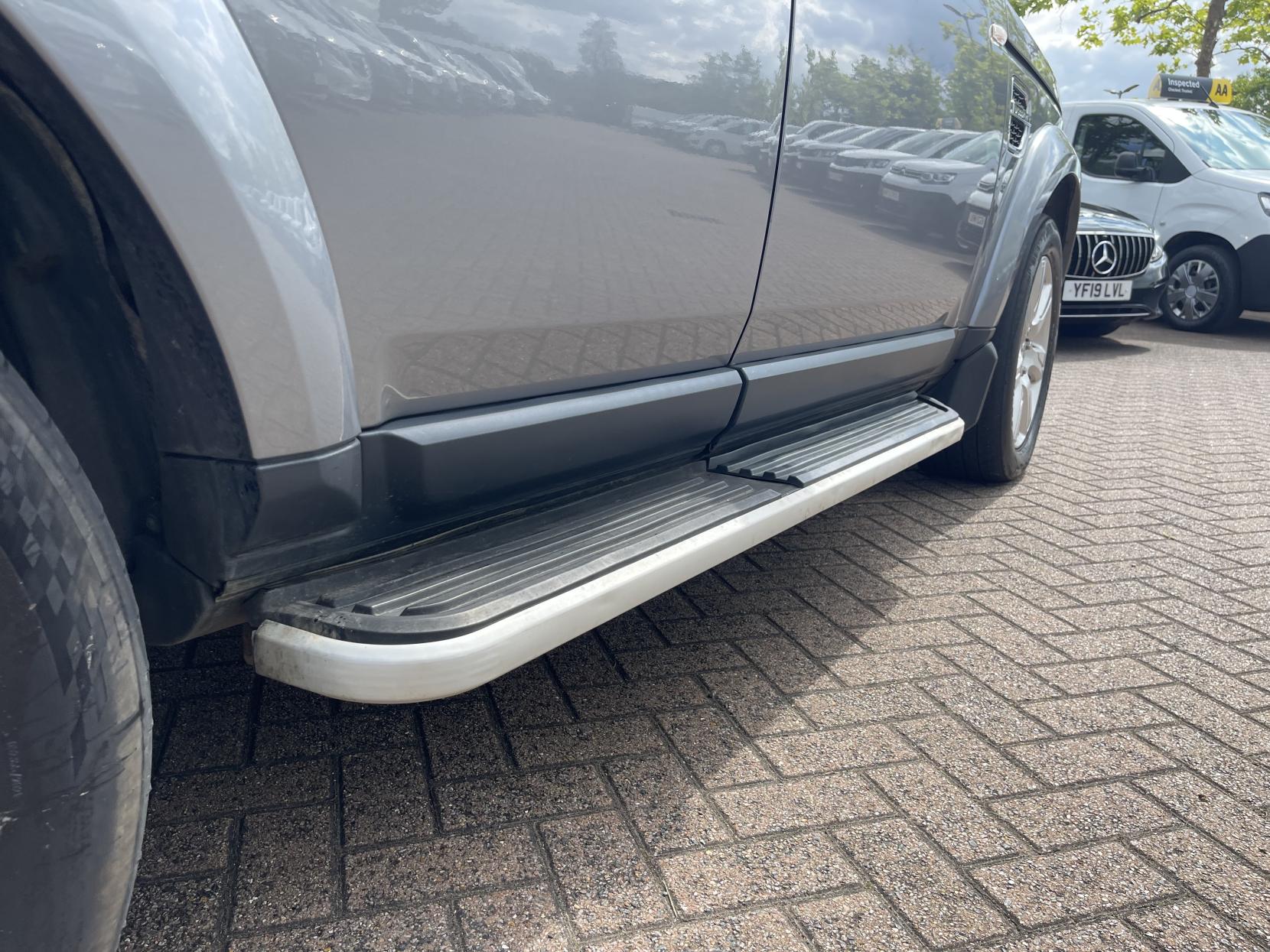 Land Rover Discovery 4 3.0 SD V6 HSE SUV 5dr Diesel Auto 4WD Euro 5 (255 bhp)