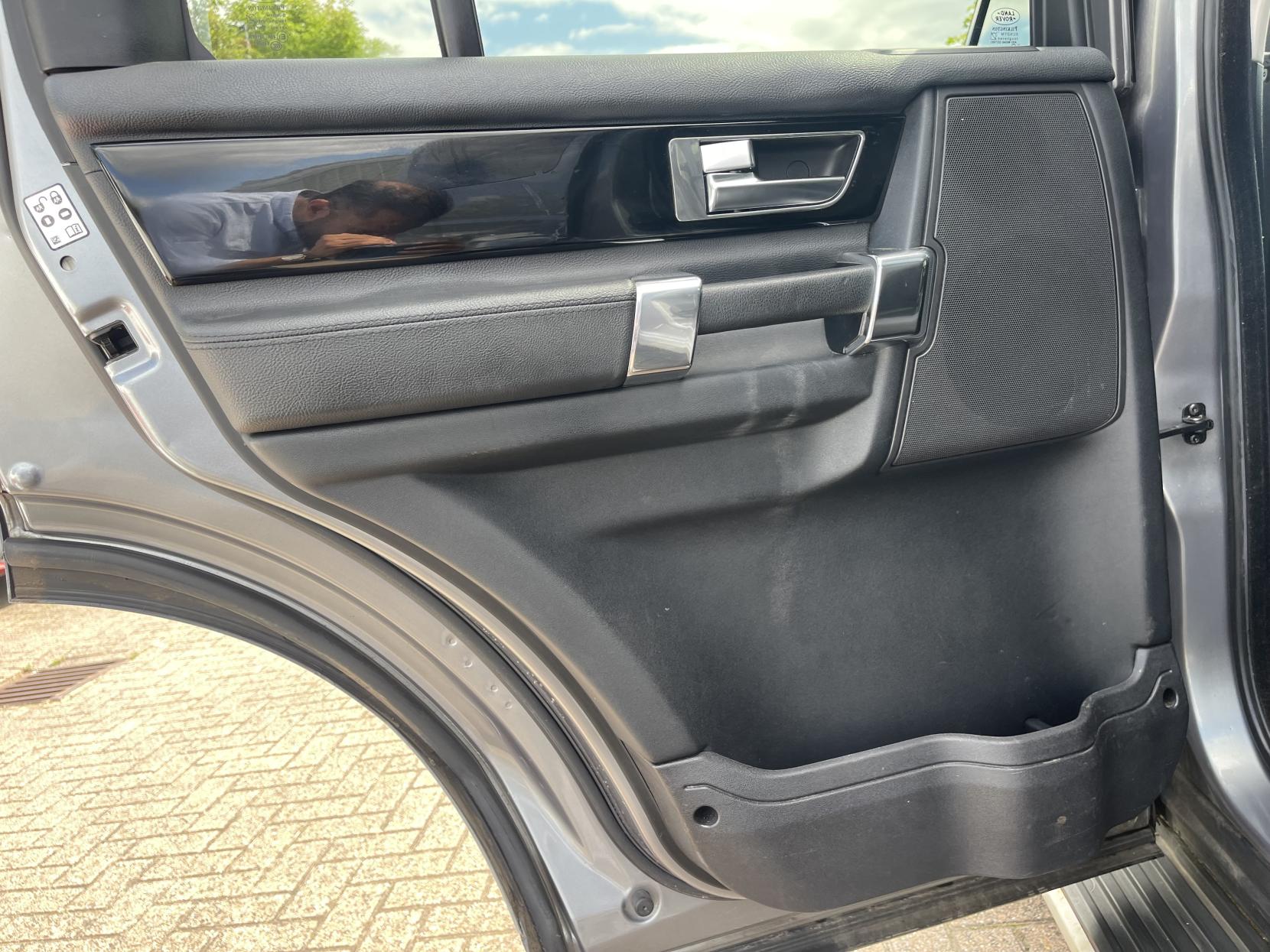 Land Rover Discovery 4 3.0 SD V6 HSE SUV 5dr Diesel Auto 4WD Euro 5 (255 bhp)