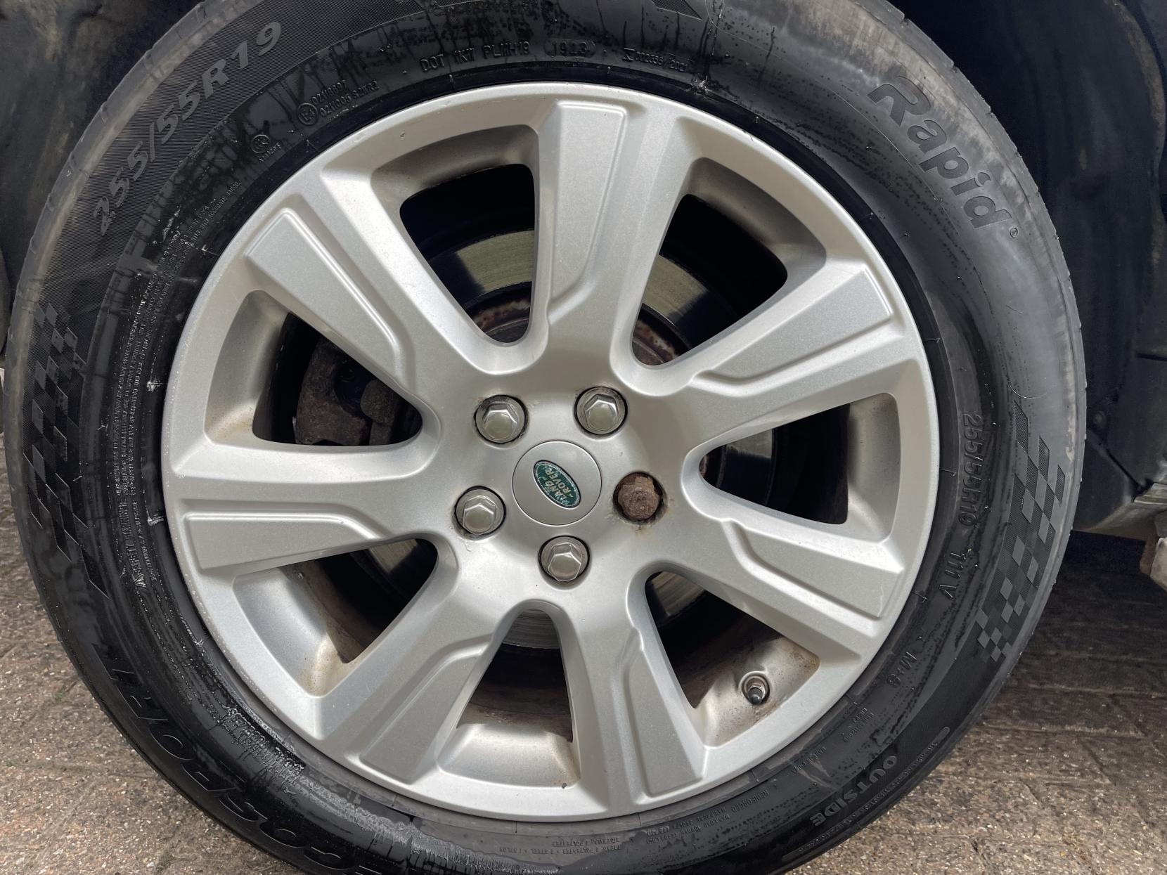 Land Rover Discovery 4 3.0 SD V6 HSE SUV 5dr Diesel Auto 4WD Euro 5 (255 bhp)