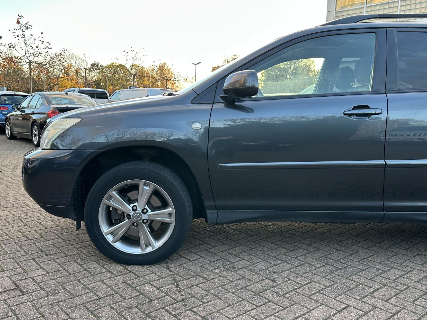 Lexus RX 3.3 400h SE-L SUV 5dr Petrol Hybrid CVT (192 g/km, 208 bhp)