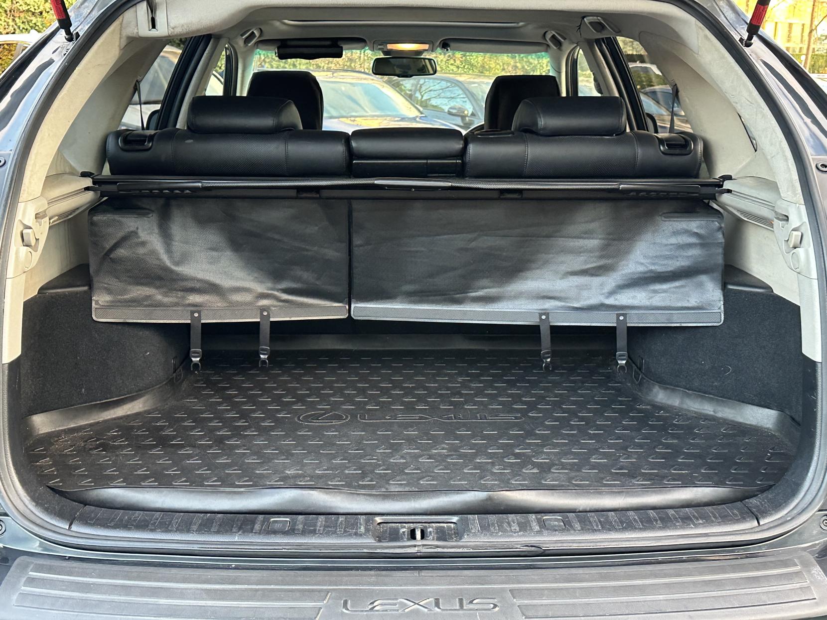 Lexus RX 3.3 400h SE-L SUV 5dr Petrol Hybrid CVT (192 g/km, 208 bhp)