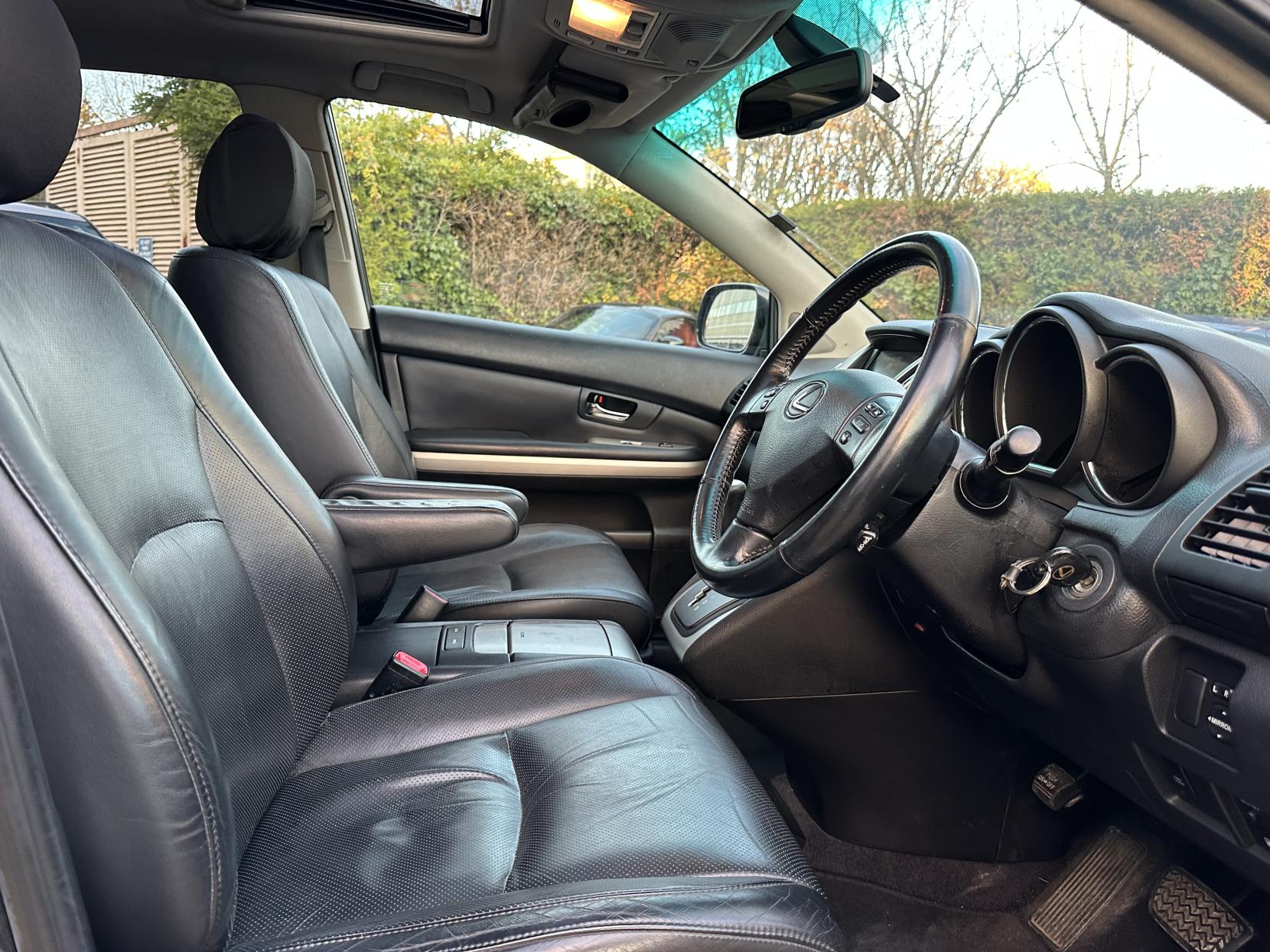 Lexus RX 3.3 400h SE-L SUV 5dr Petrol Hybrid CVT (192 g/km, 208 bhp)