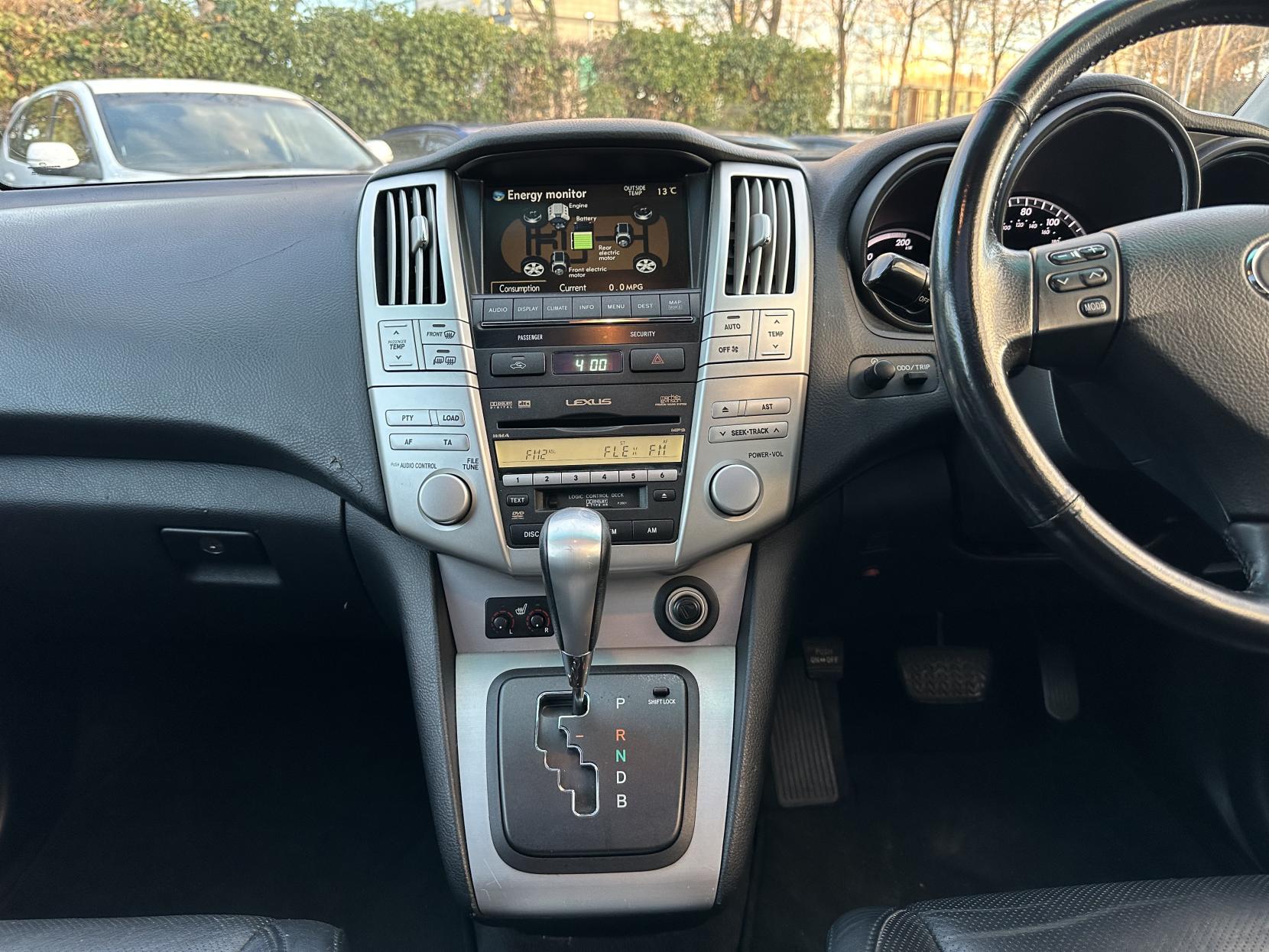 Lexus RX 3.3 400h SE-L SUV 5dr Petrol Hybrid CVT (192 g/km, 208 bhp)