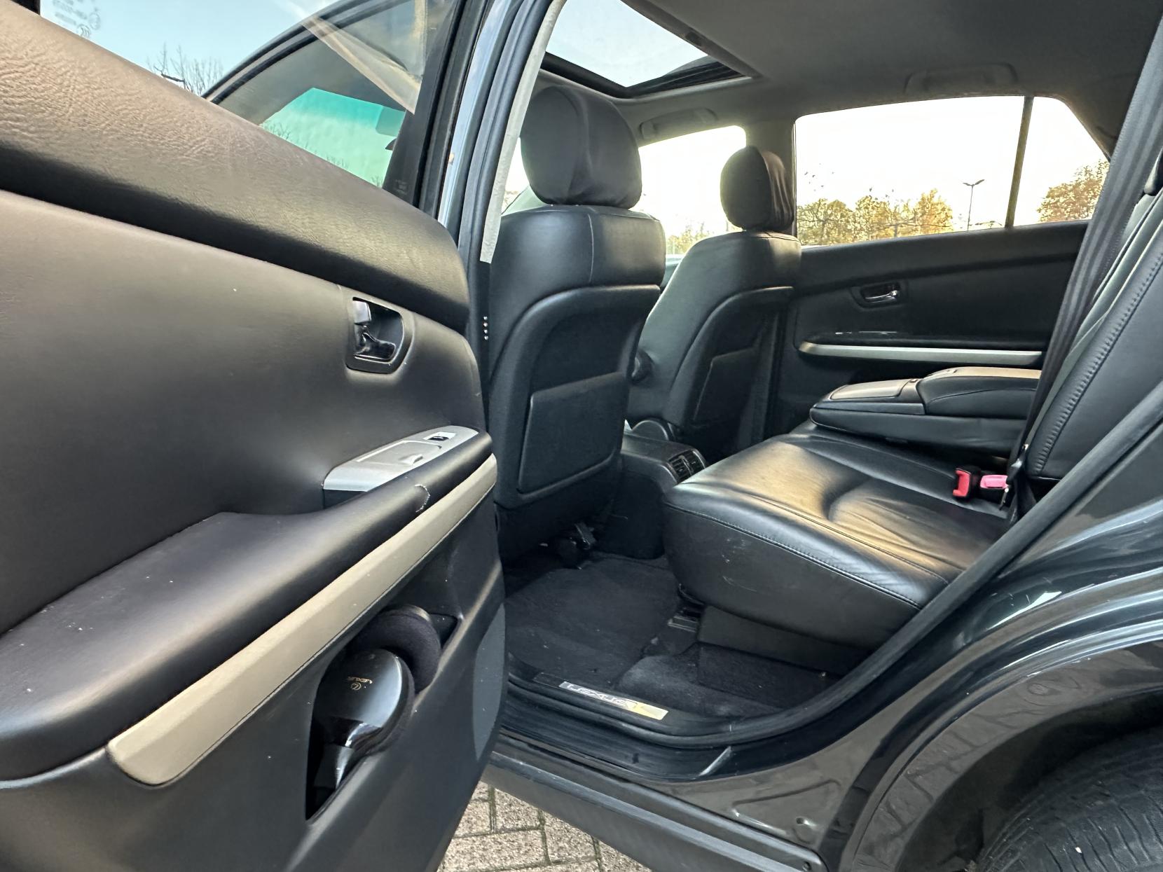 Lexus RX 3.3 400h SE-L SUV 5dr Petrol Hybrid CVT (192 g/km, 208 bhp)