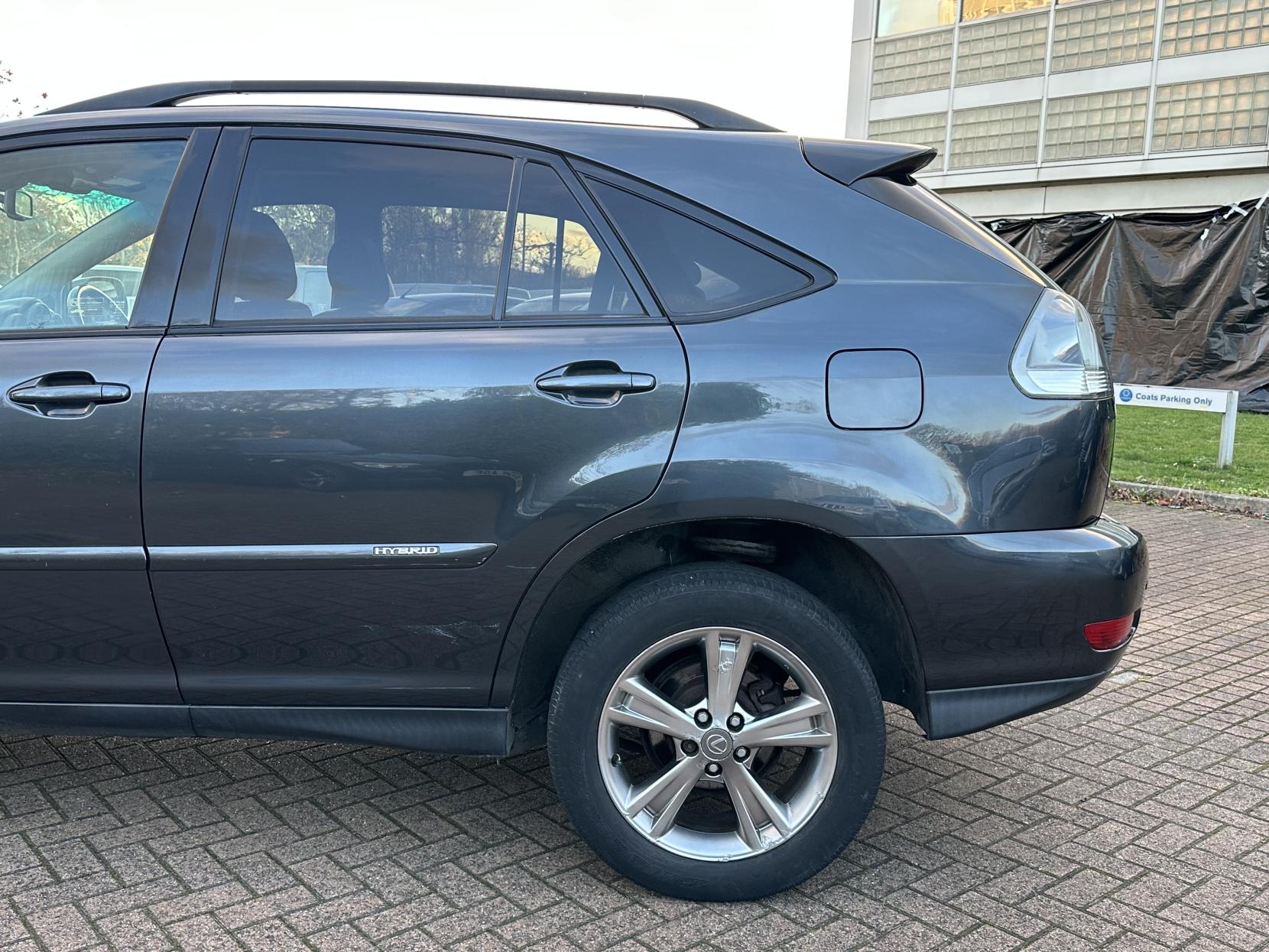 Lexus RX 3.3 400h SE-L SUV 5dr Petrol Hybrid CVT (192 g/km, 208 bhp)