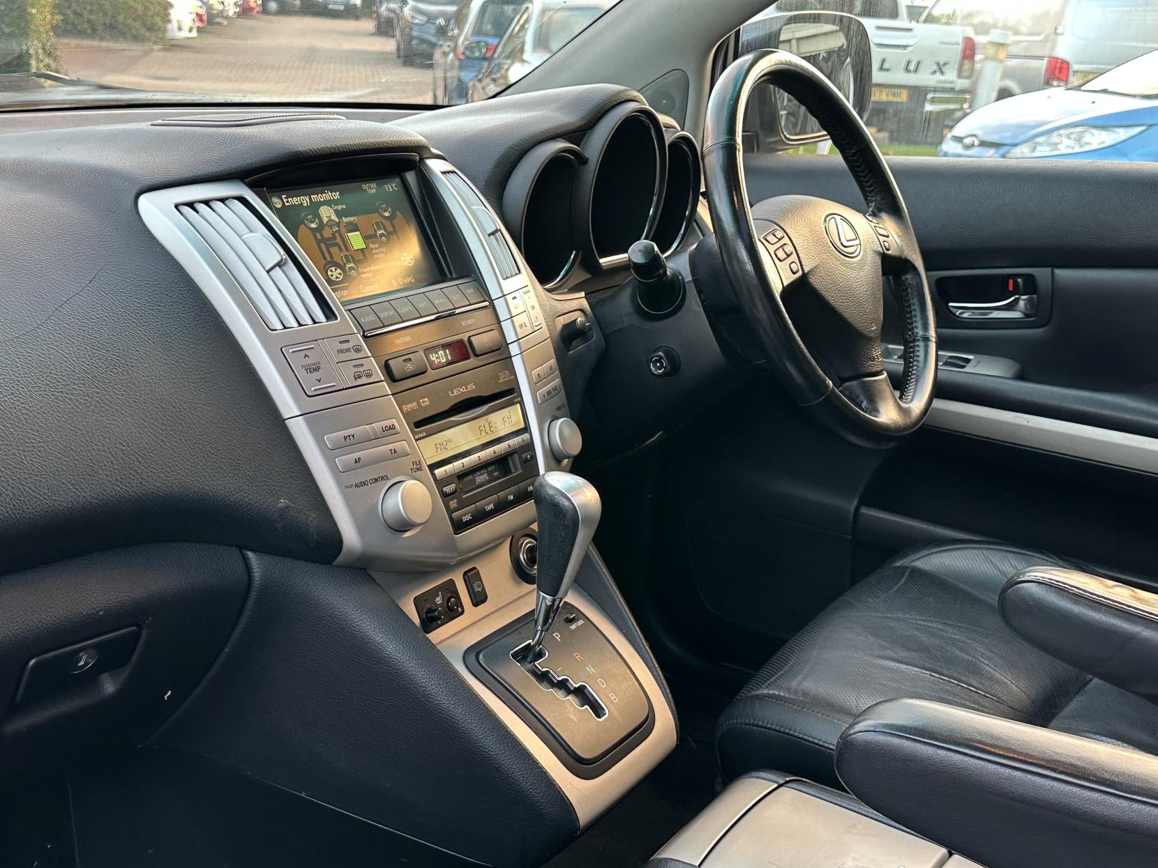 Lexus RX 3.3 400h SE-L SUV 5dr Petrol Hybrid CVT (192 g/km, 208 bhp)