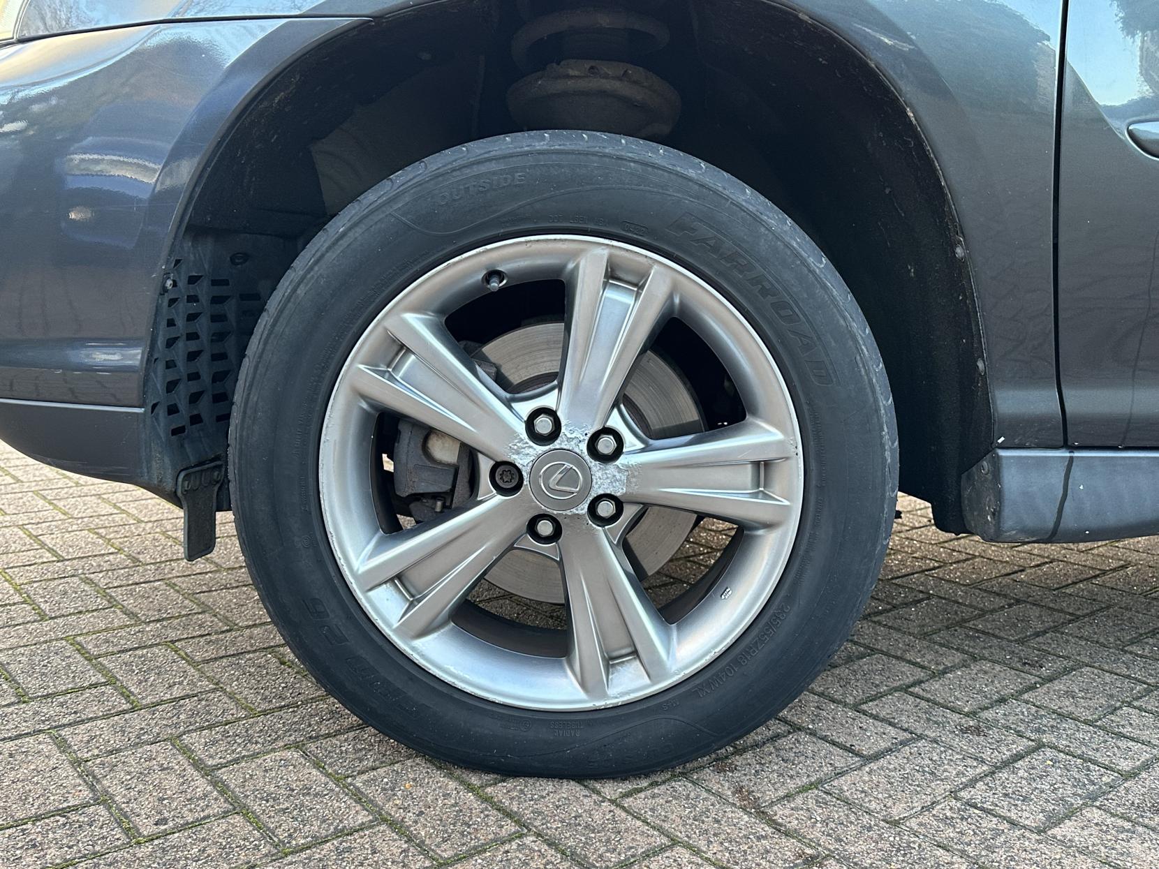 Lexus RX 3.3 400h SE-L SUV 5dr Petrol Hybrid CVT (192 g/km, 208 bhp)