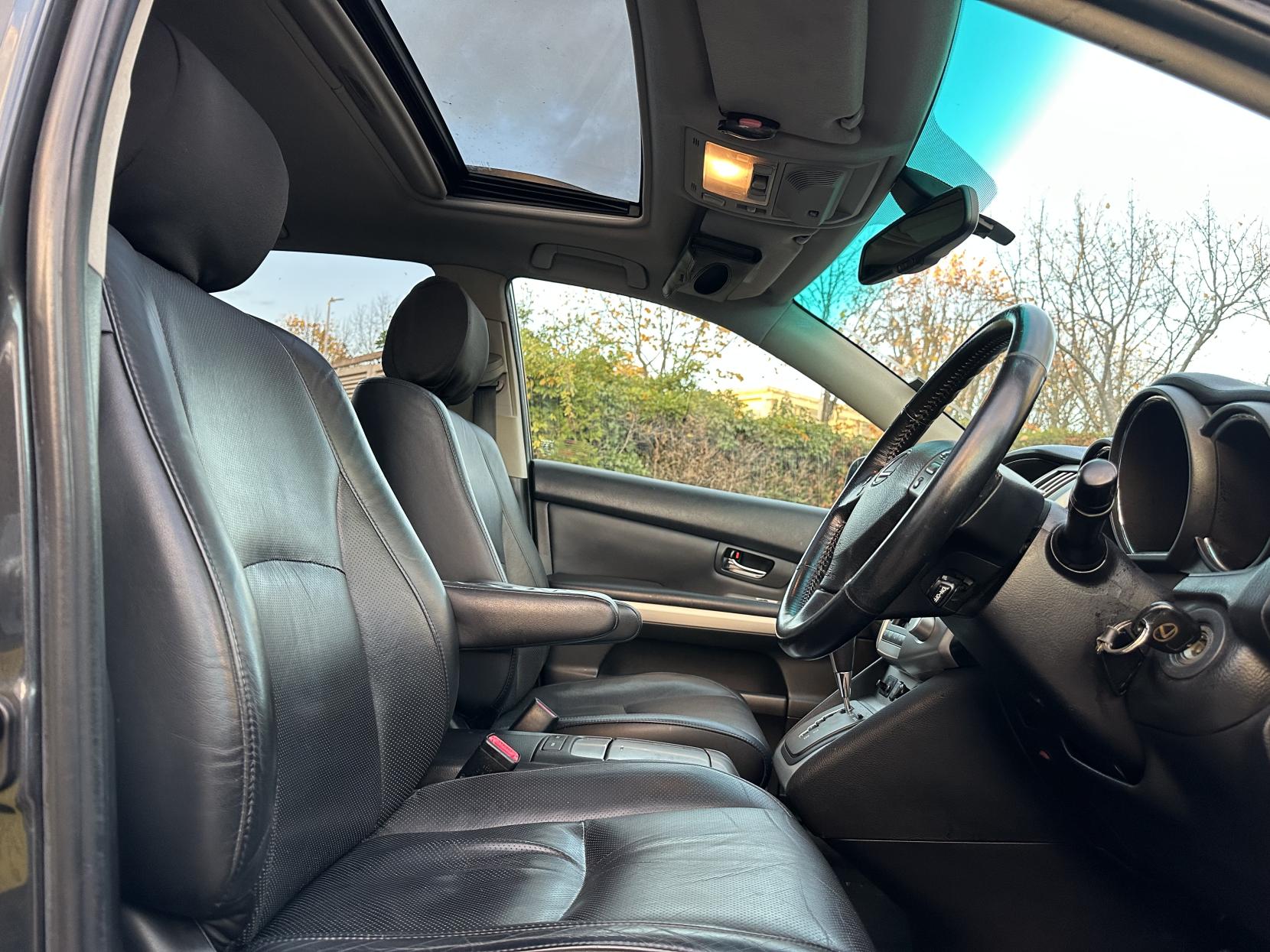 Lexus RX 3.3 400h SE-L SUV 5dr Petrol Hybrid CVT (192 g/km, 208 bhp)