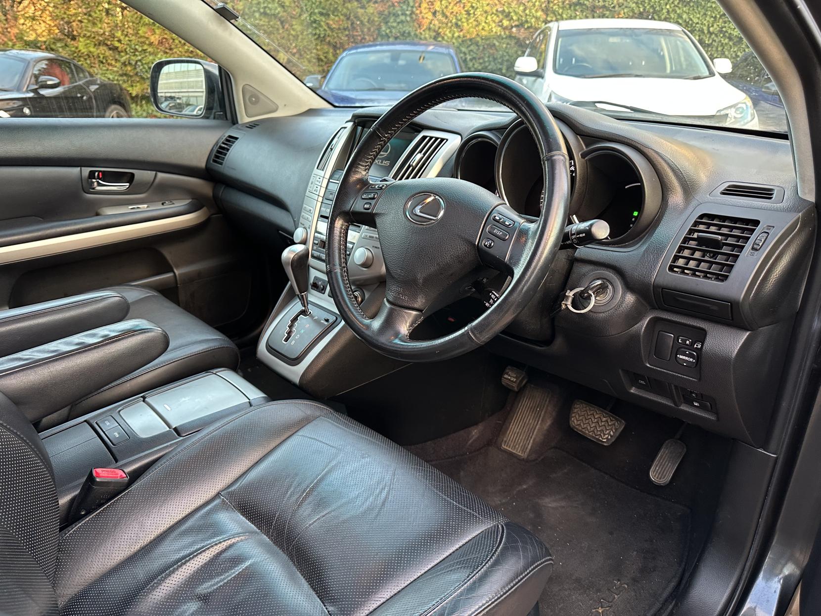 Lexus RX 3.3 400h SE-L SUV 5dr Petrol Hybrid CVT (192 g/km, 208 bhp)