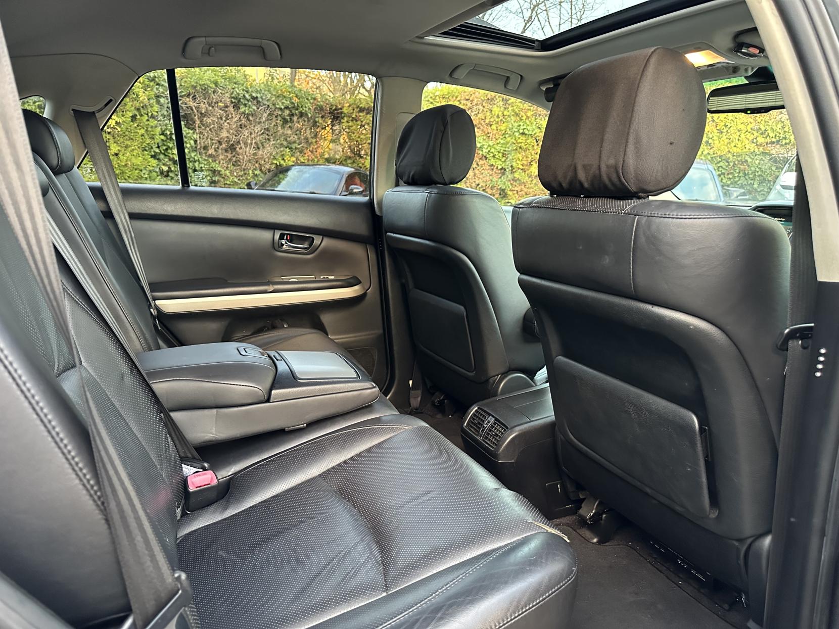 Lexus RX 3.3 400h SE-L SUV 5dr Petrol Hybrid CVT (192 g/km, 208 bhp)