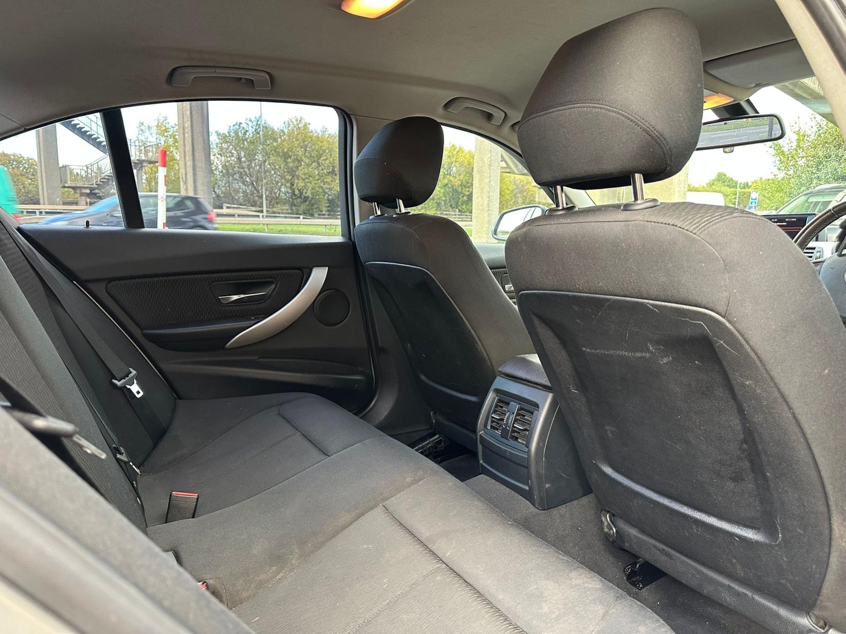 BMW 3 Series 2.0 320d ED EfficientDynamics Saloon 4dr Diesel Auto Euro 5 (s/s) (163 ps)