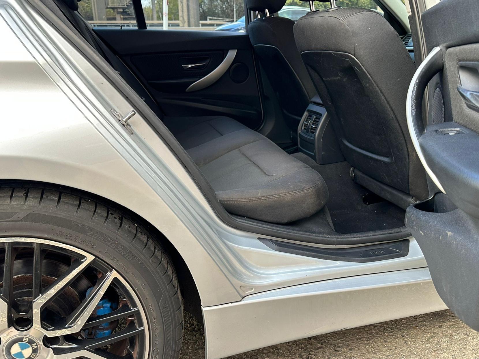 BMW 3 Series 2.0 320d ED EfficientDynamics Saloon 4dr Diesel Auto Euro 5 (s/s) (163 ps)