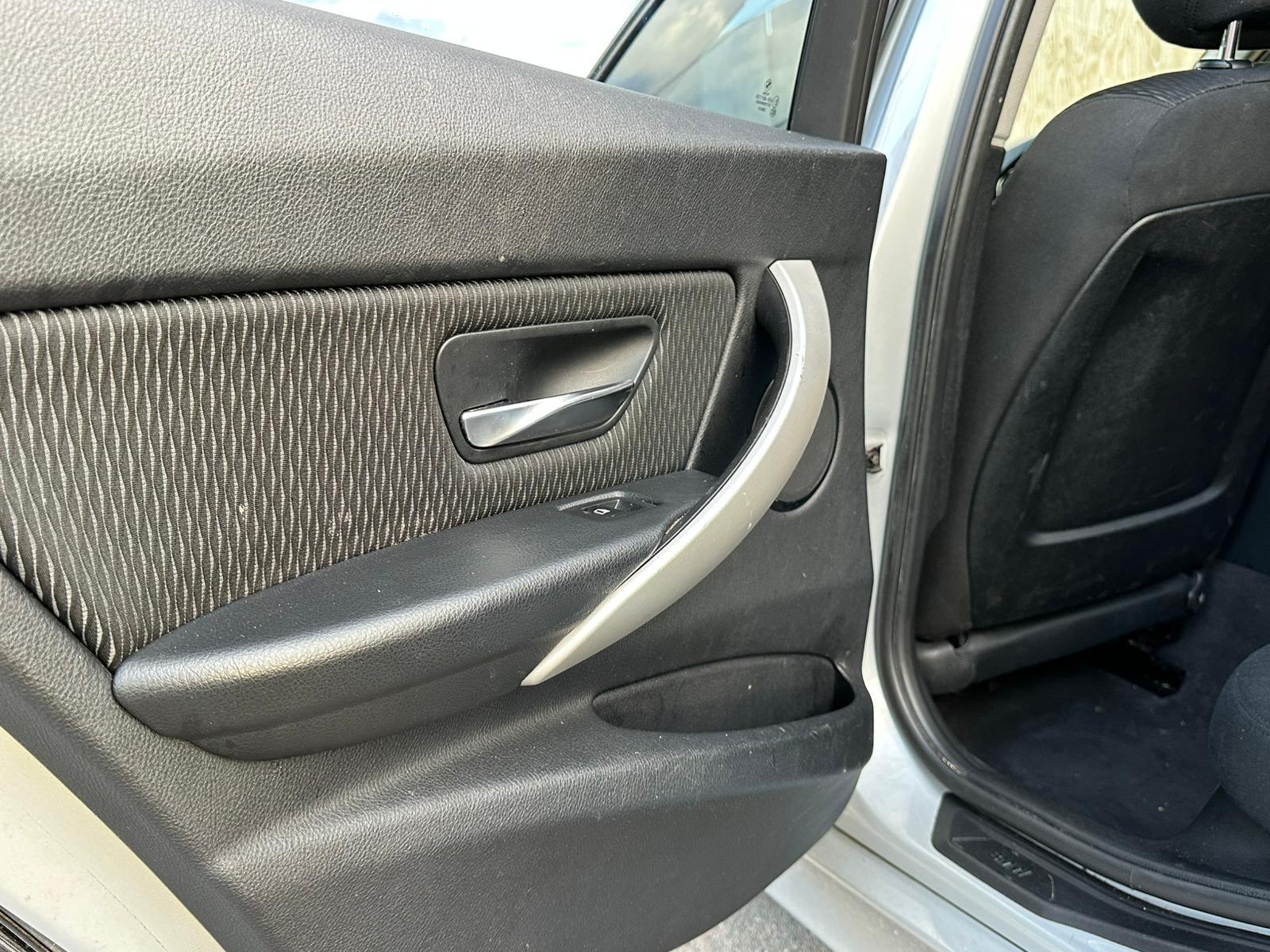 BMW 3 Series 2.0 320d ED EfficientDynamics Saloon 4dr Diesel Auto Euro 5 (s/s) (163 ps)