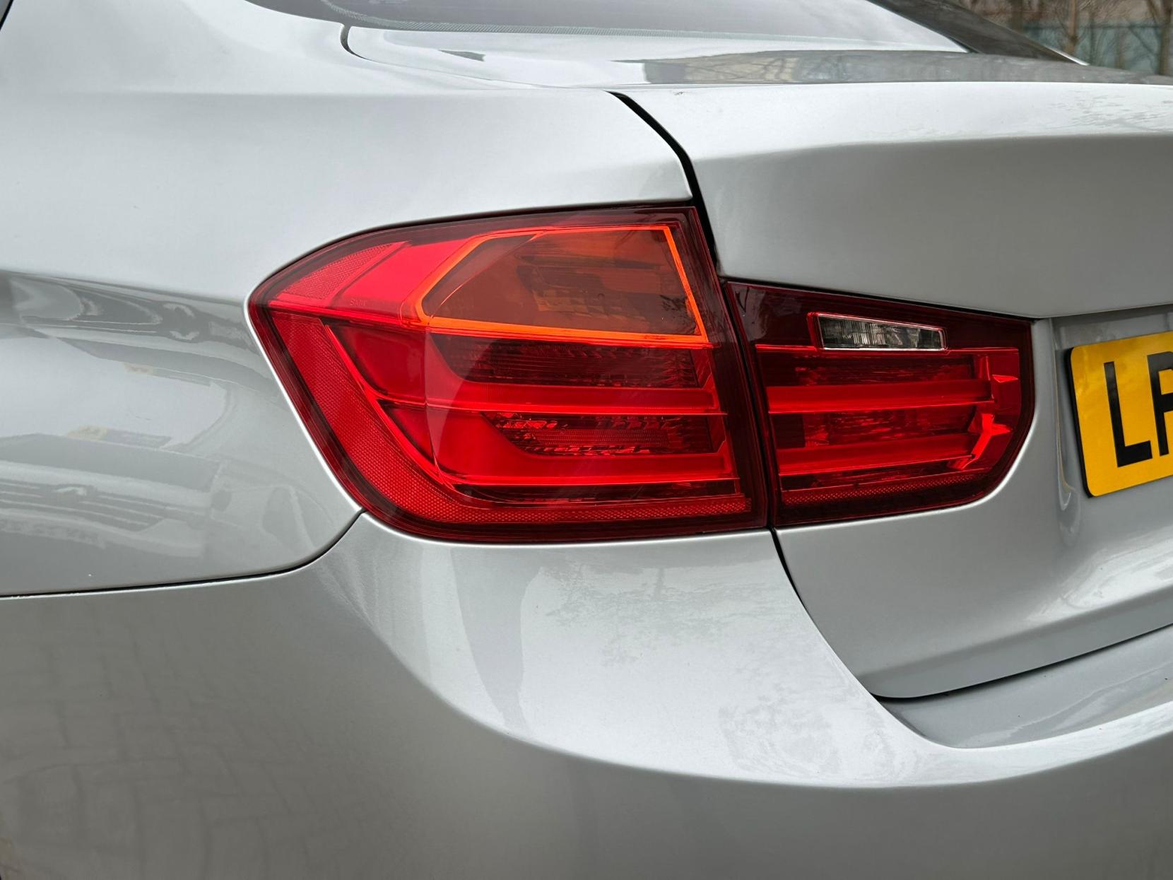 BMW 3 Series 2.0 320d ED EfficientDynamics Saloon 4dr Diesel Auto Euro 5 (s/s) (163 ps)